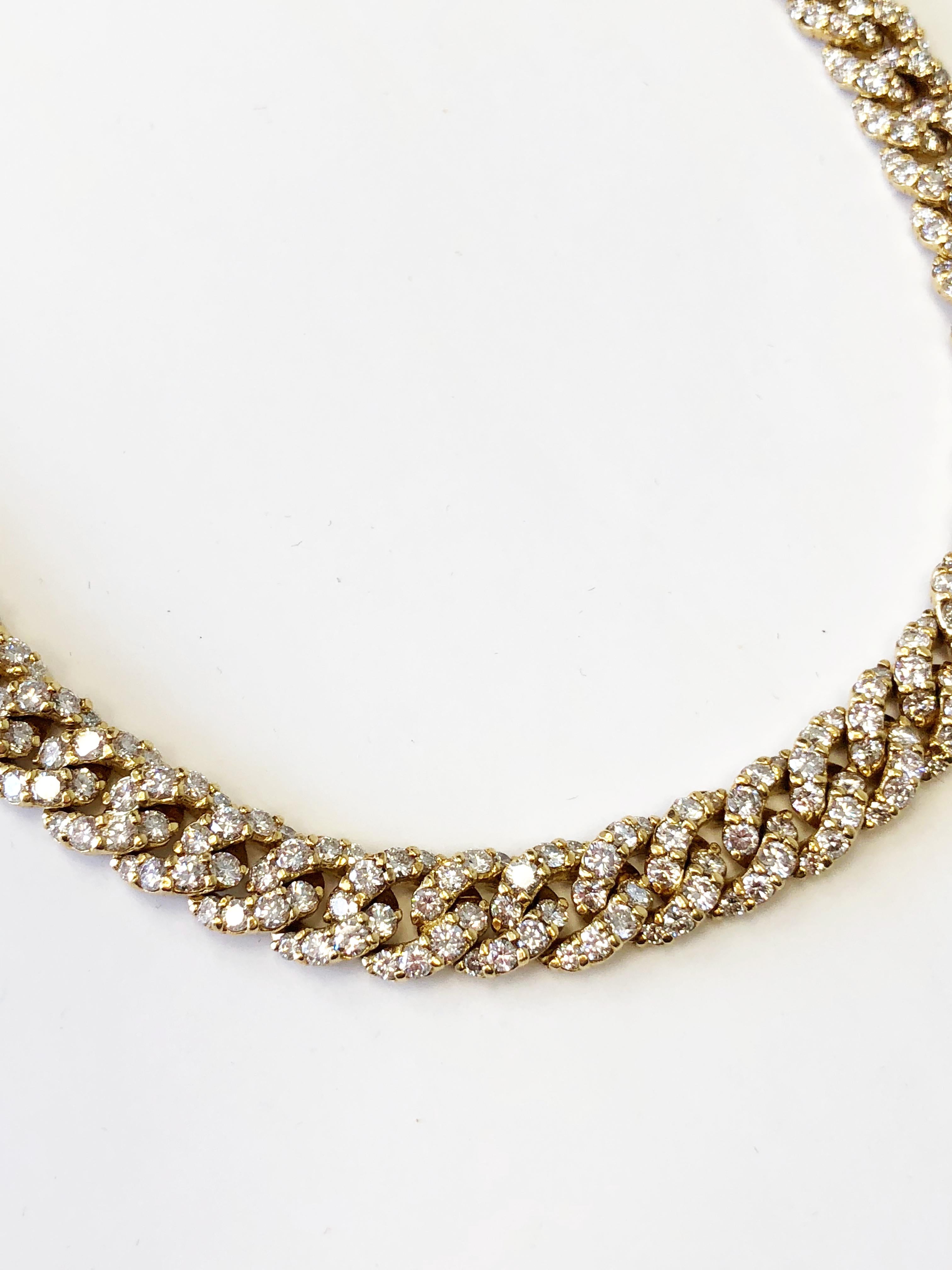 Round Cut White Diamond Necklace in 18 Karat Yellow Gold