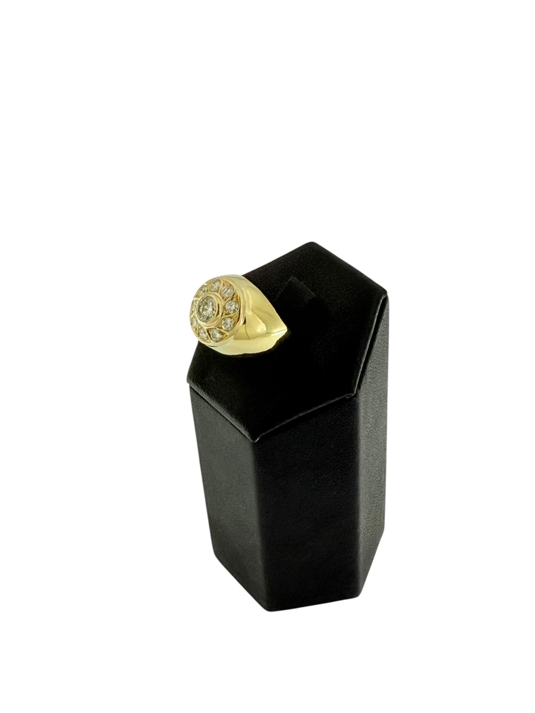 Taille brillant Bague chevalière française en or jaune et diamants naturels en vente