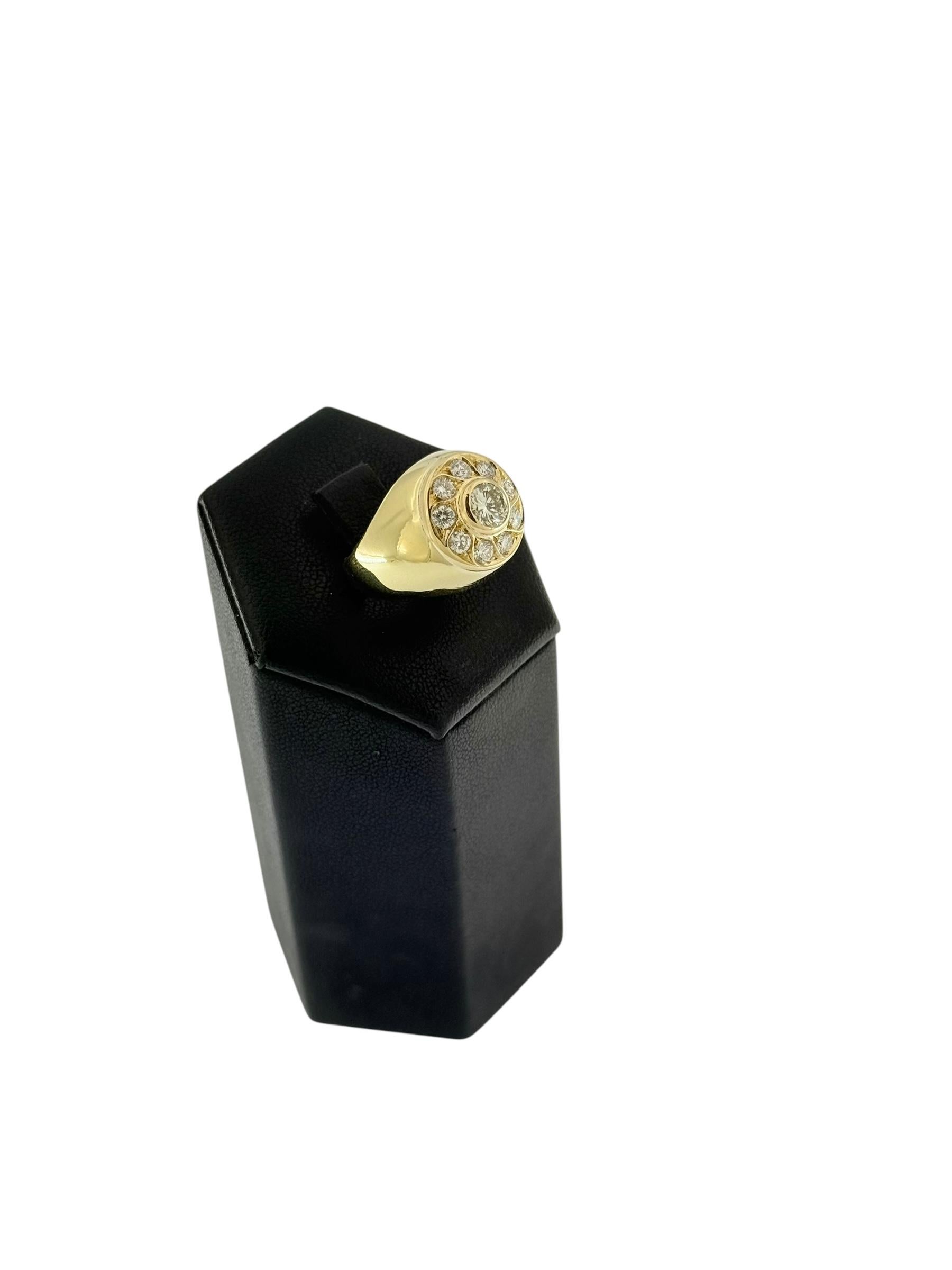 Bague chevalière française en or jaune et diamants naturels Excellent état - En vente à Esch sur Alzette, Esch-sur-Alzette