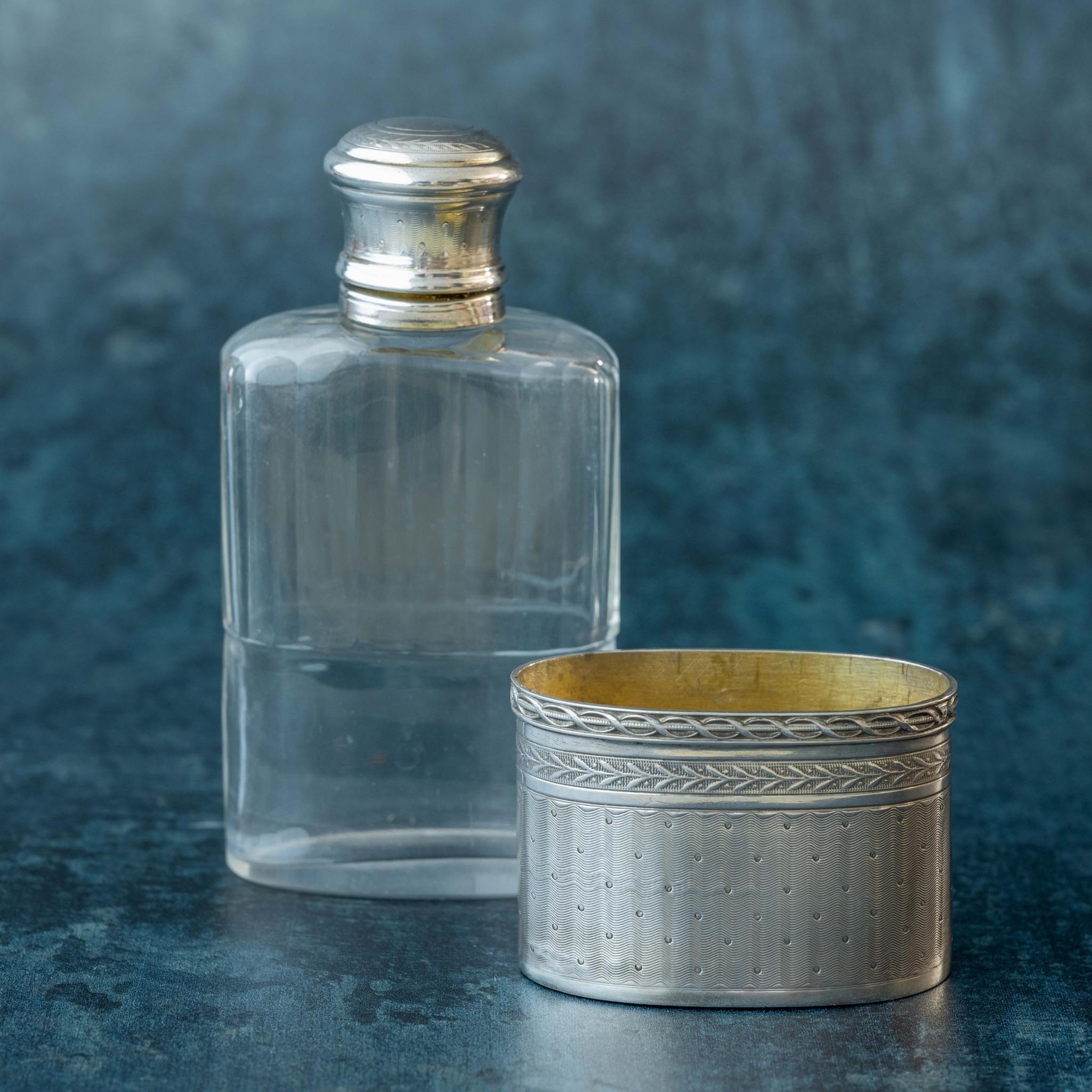 Argento Fiaschetta francese in argento e vetro tagliato, circa 1900 in vendita