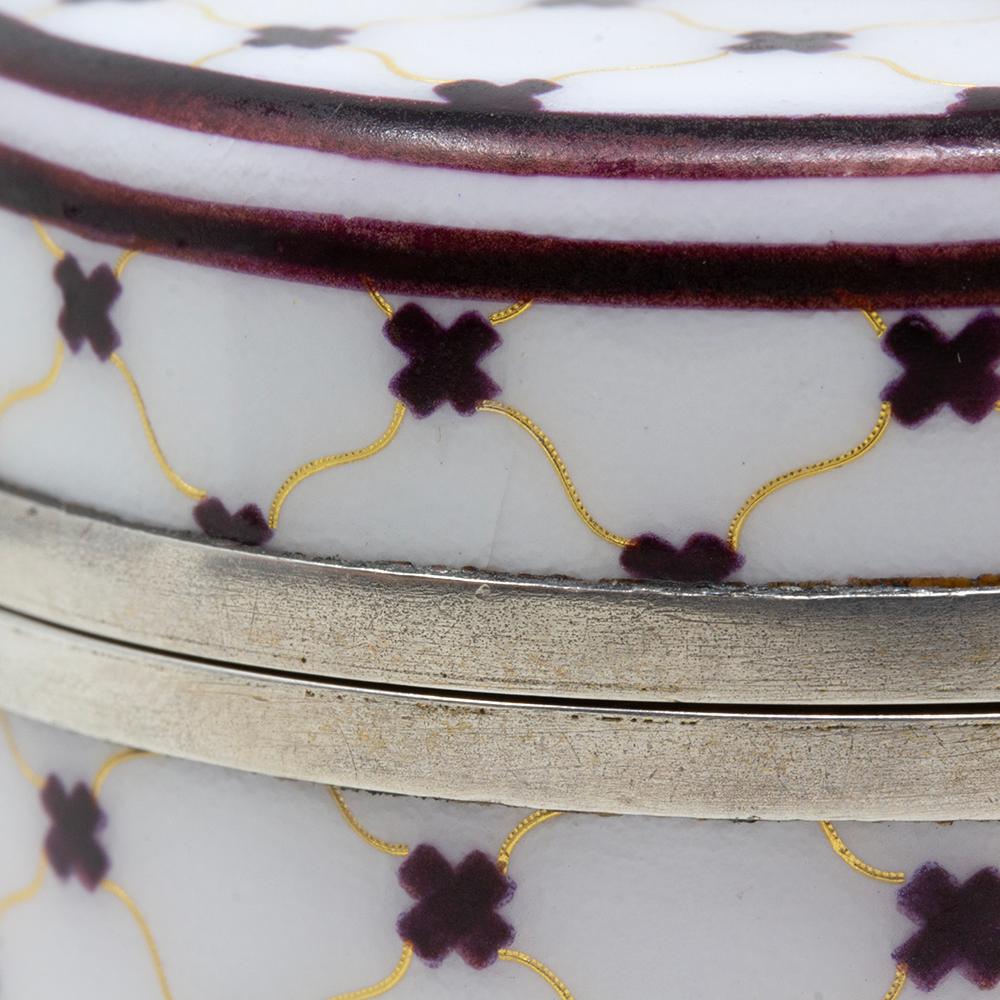 French Silver and Enamel Snuff Box Hallmarked Benjamin Wolles For Sale 9