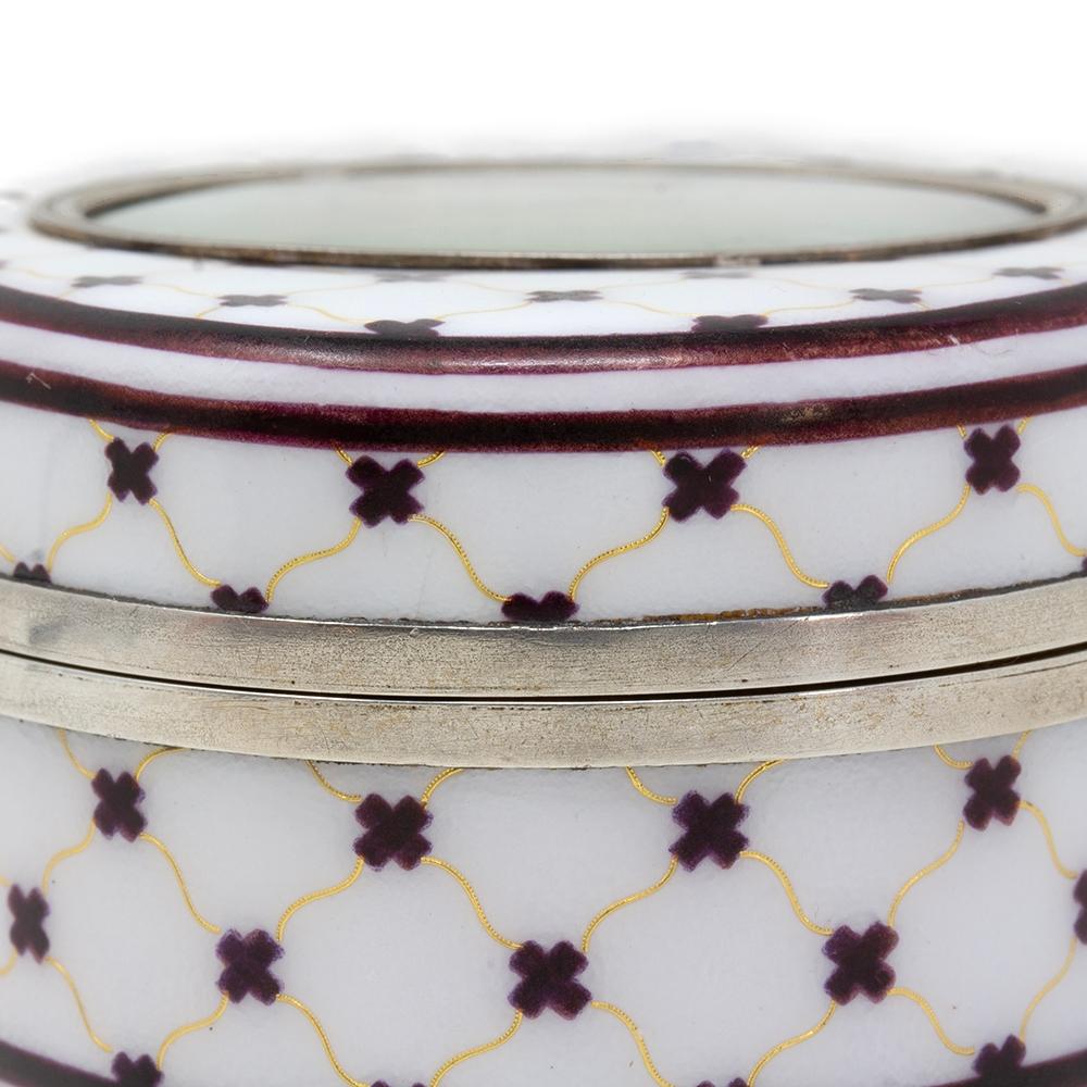French Silver and Enamel Snuff Box Hallmarked Benjamin Wolles For Sale 10