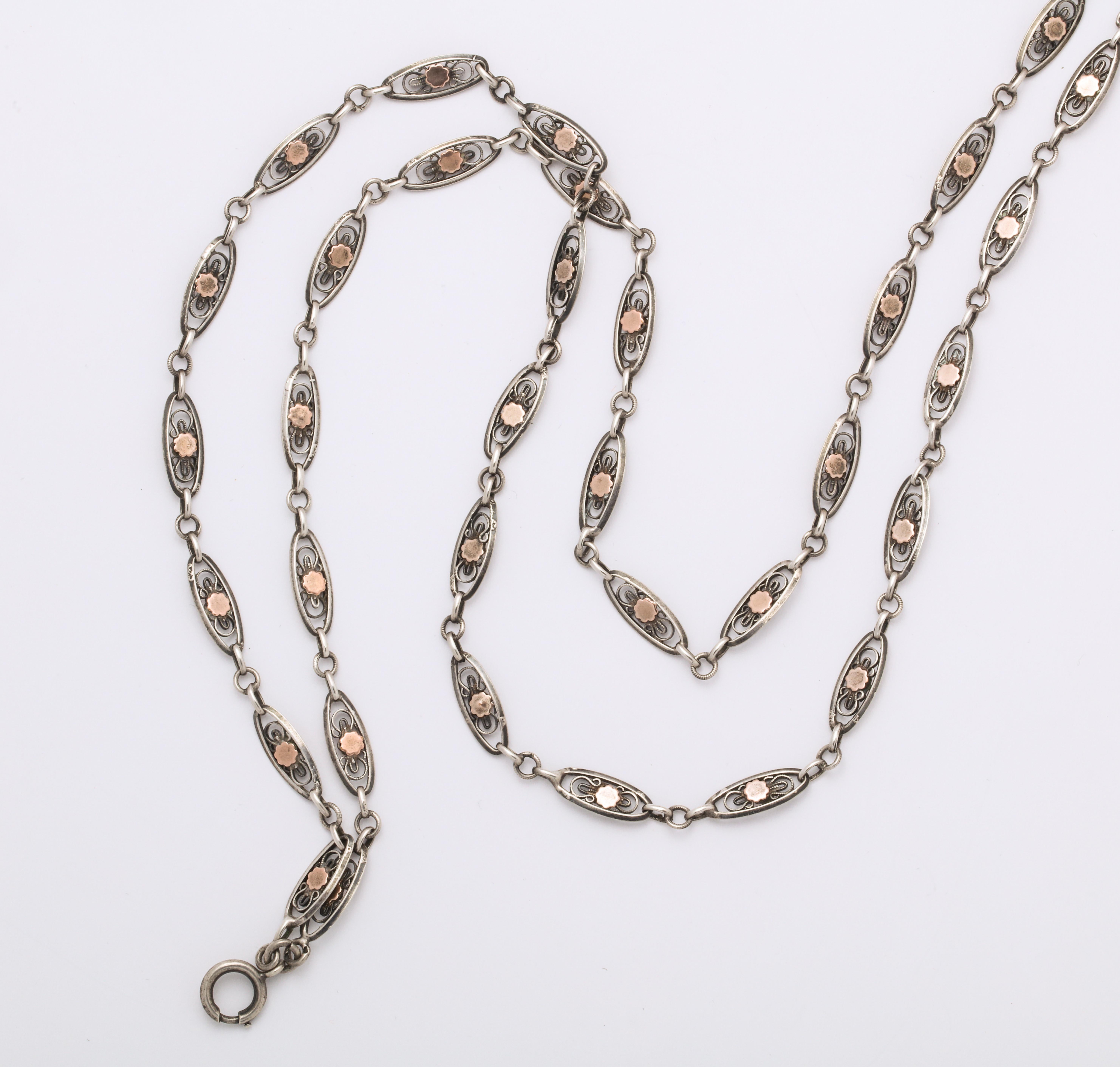 Vittoriano Catena lunga francese in argento e oro c.1870 in vendita