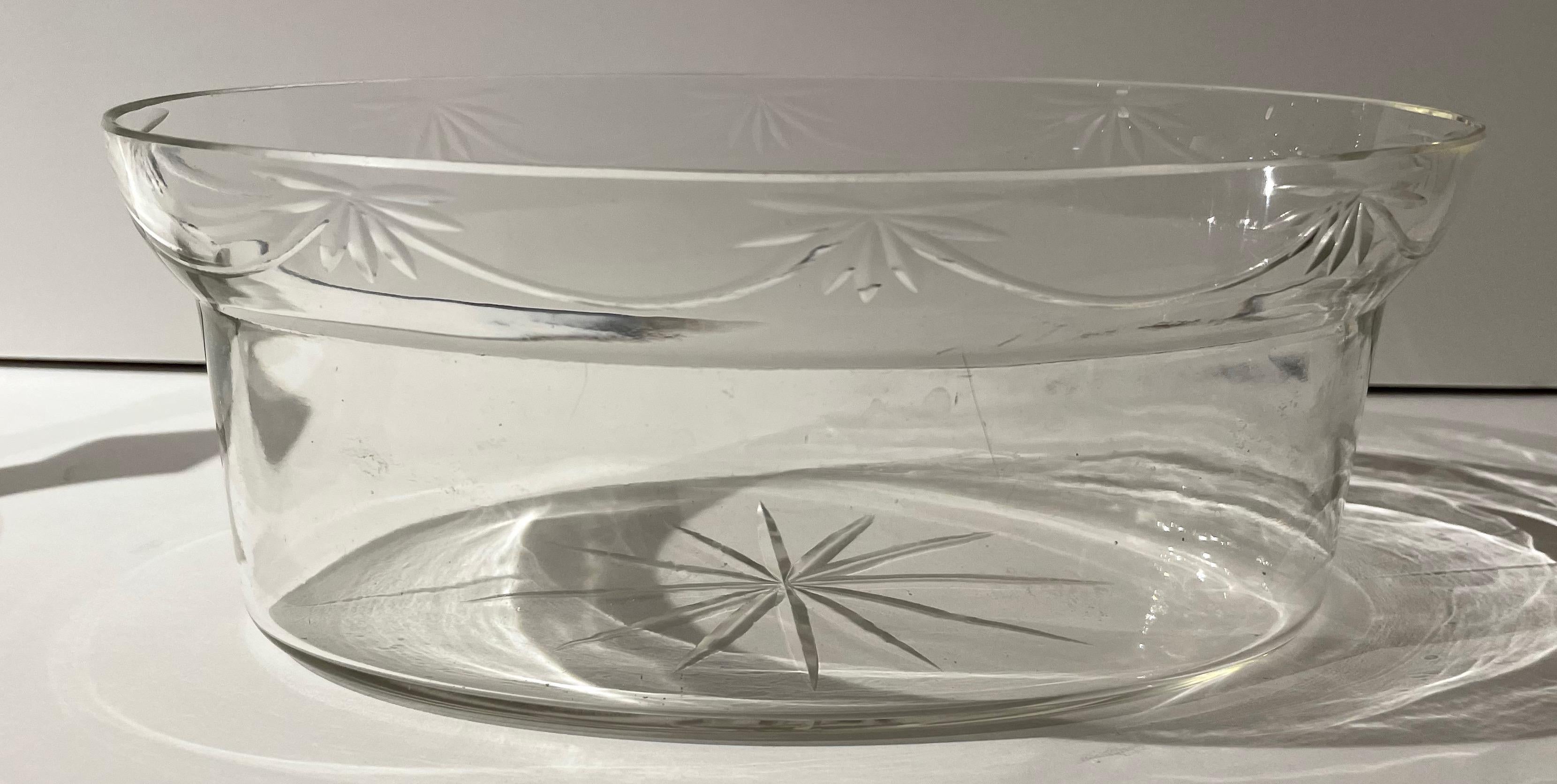 French Silver Art Deco Centerpiece and Mirrored Tray For Sale 4