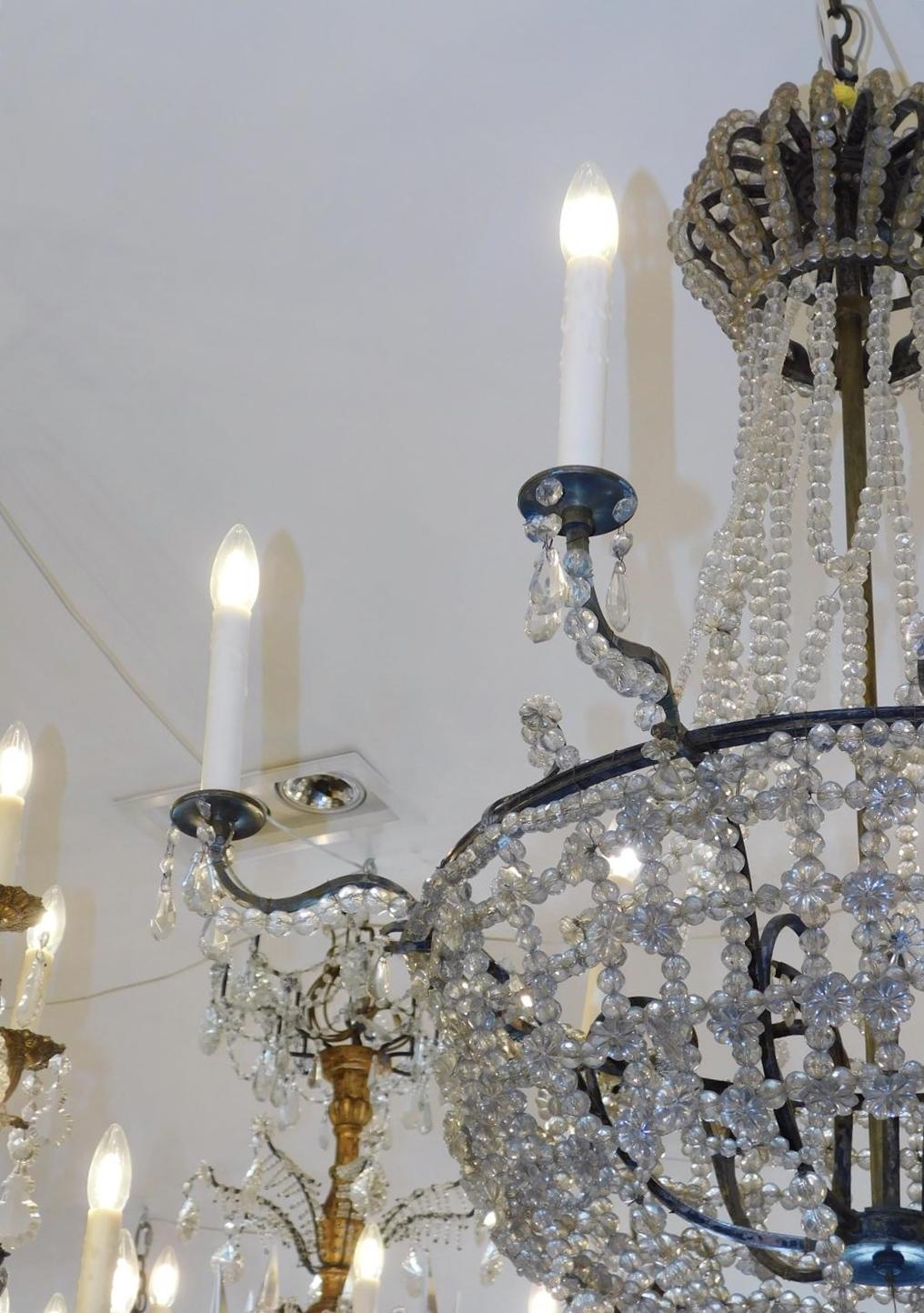 Calco Lampadario francese in bronzo argentato a sei bracci con baldacchino a corona in cristallo e terminale a sfera 1815 in vendita