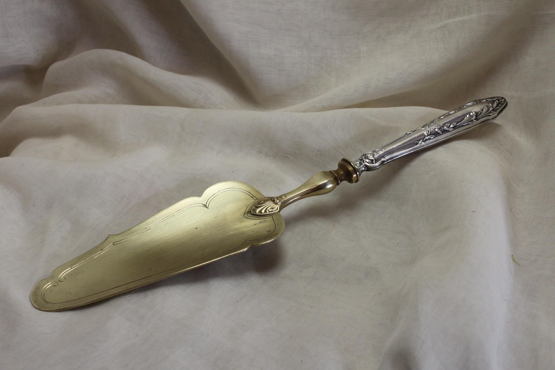 Belle Époque French Silver Cake Slice with Gilt Blade For Sale