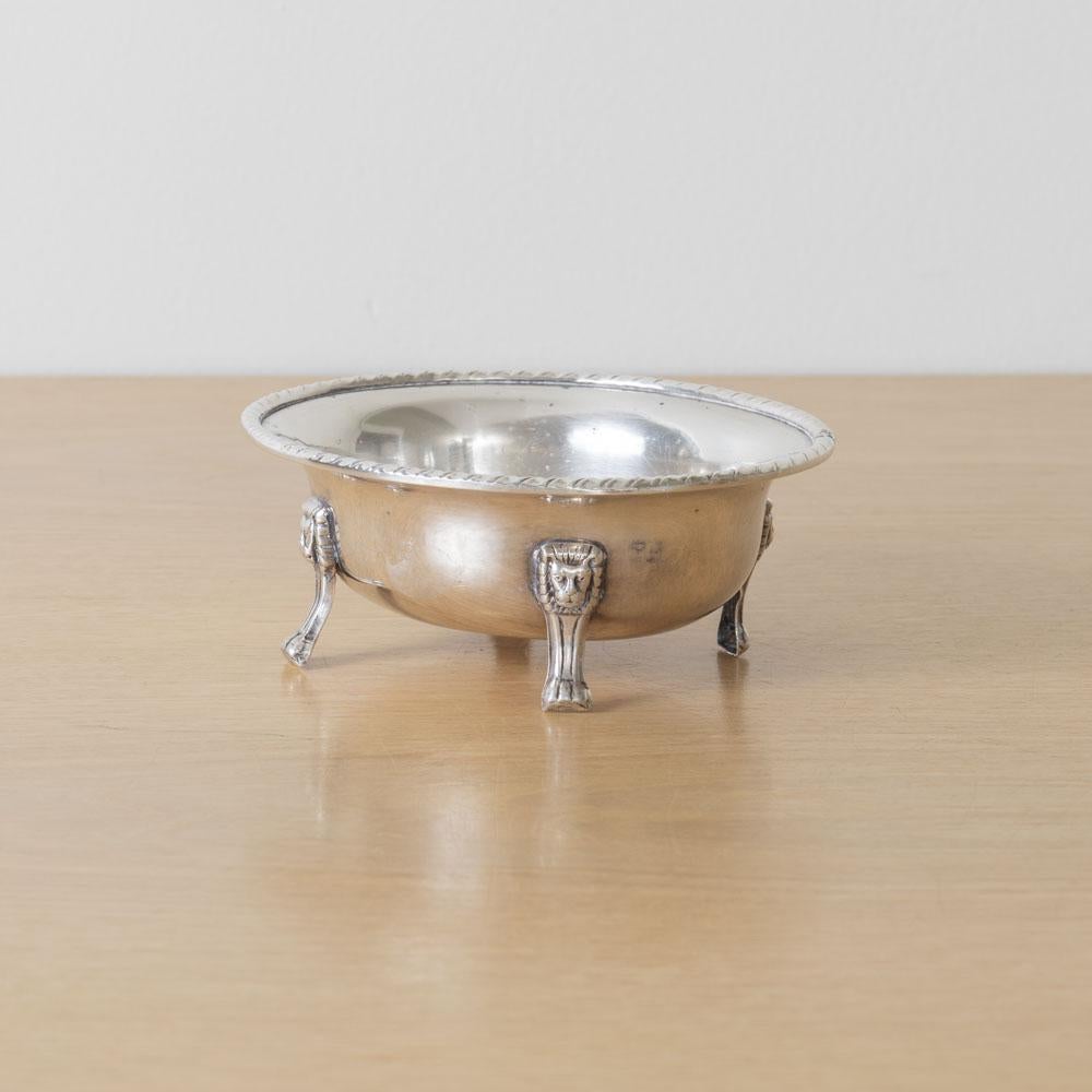 Vide Poche d'argento con piedino in vendita 1