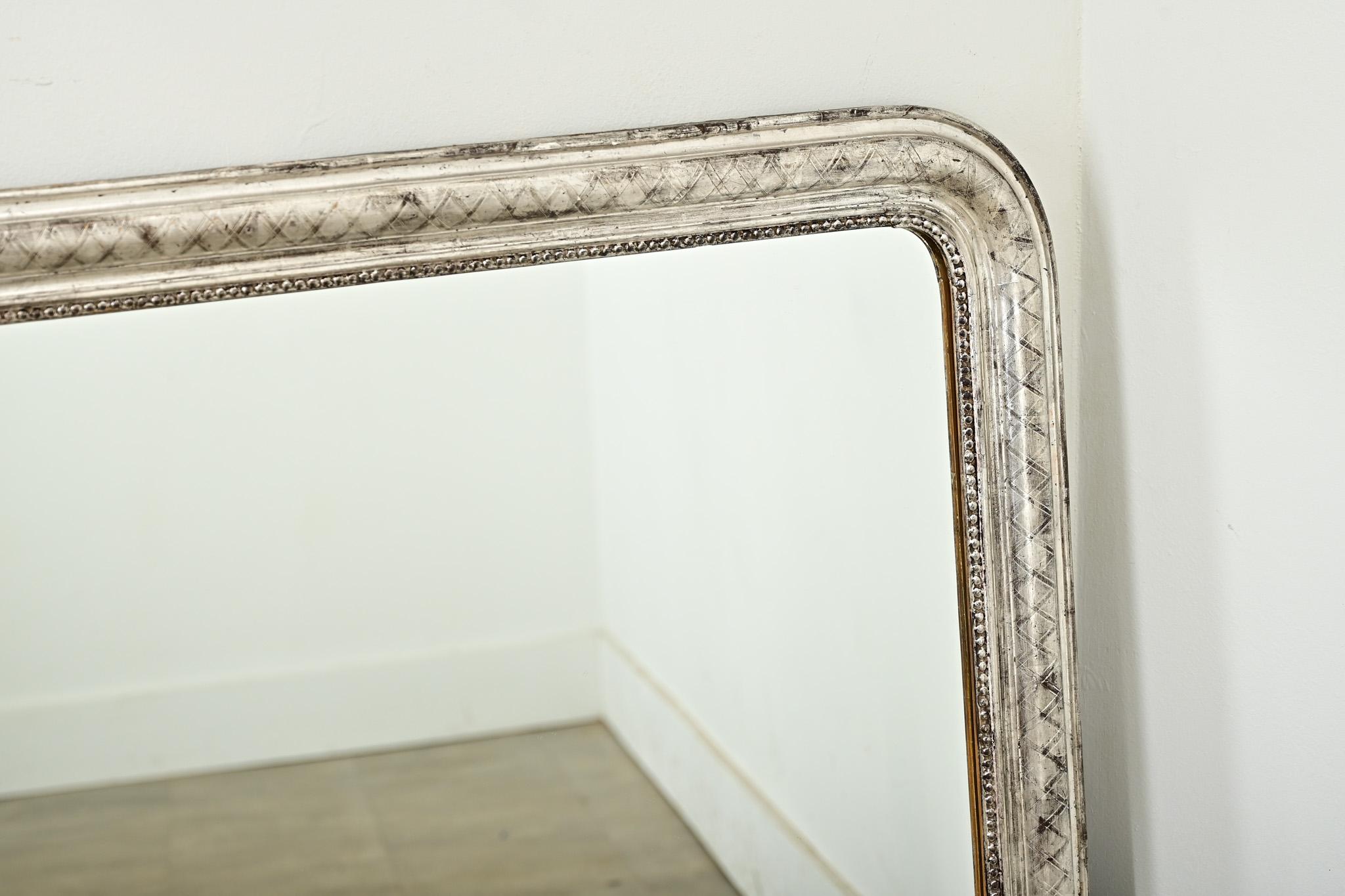 Dorato Specchio da camino francese in argento dorato Louis Philippe in vendita