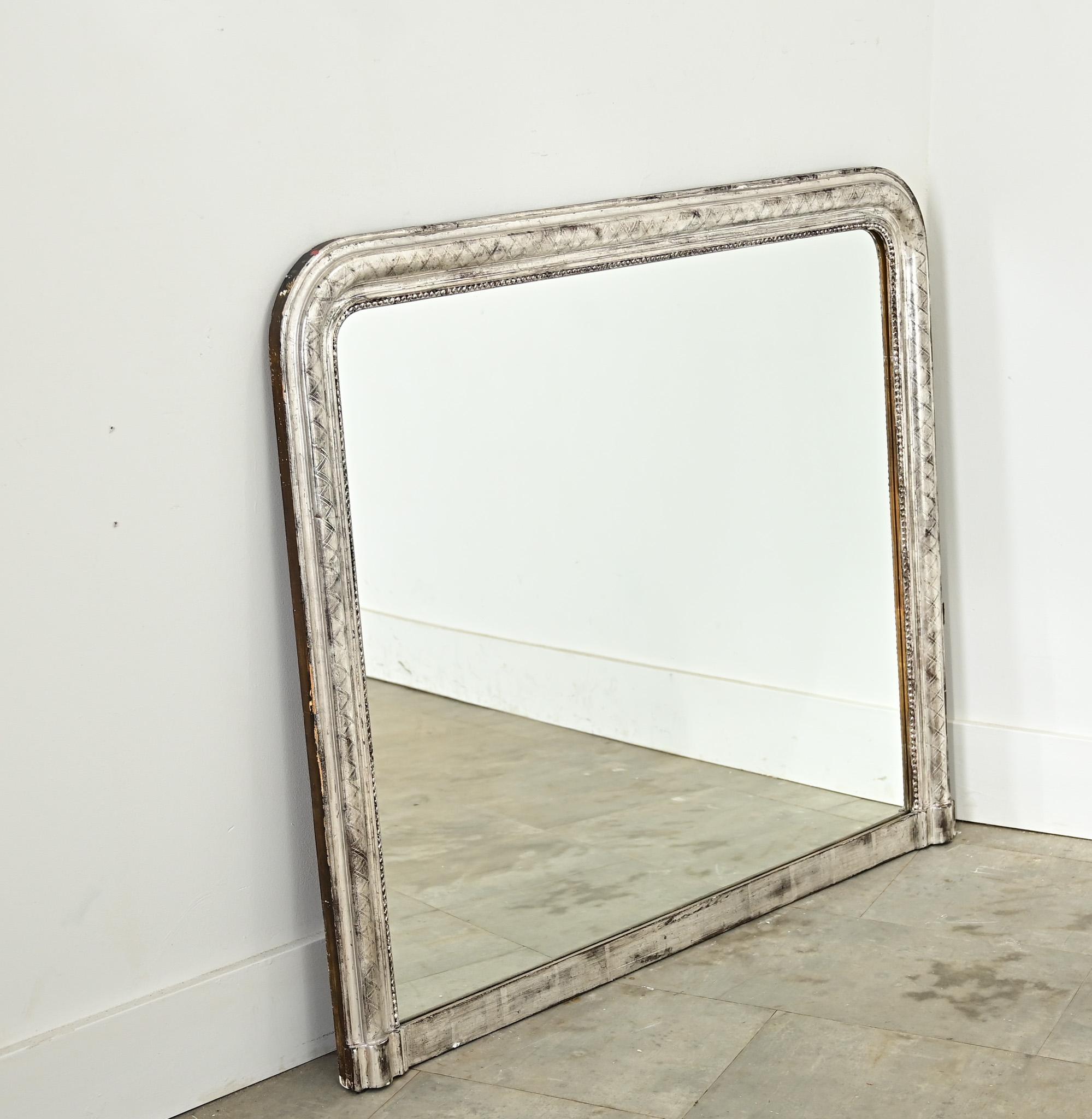 Specchio da camino francese in argento dorato Louis Philippe In condizioni buone in vendita a Baton Rouge, LA