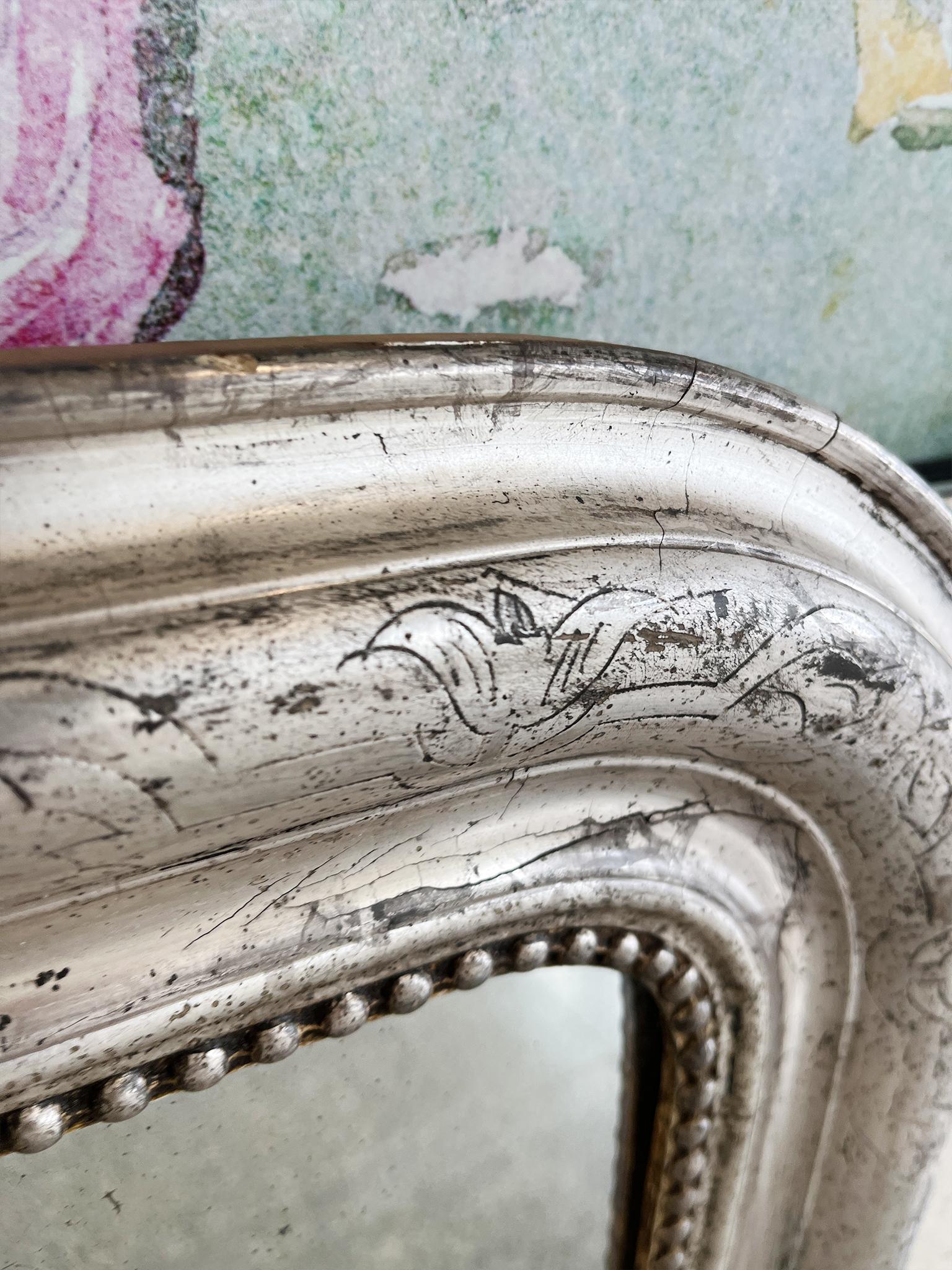 20ième siècle Miroir mural français en bois doré A Silver en vente