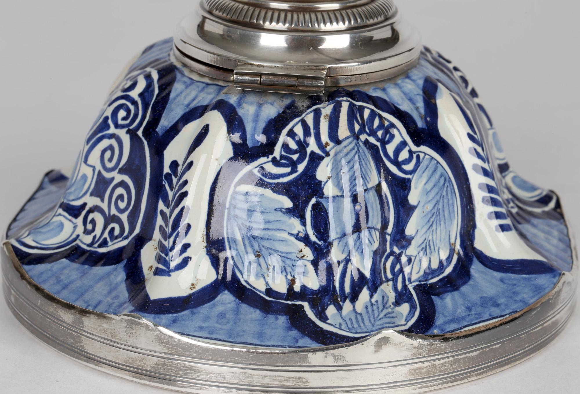 Französisch Silber montiert blau & weiß Keramik Fayence Tintenfass im Zustand „Gut“ im Angebot in Bishop's Stortford, Hertfordshire