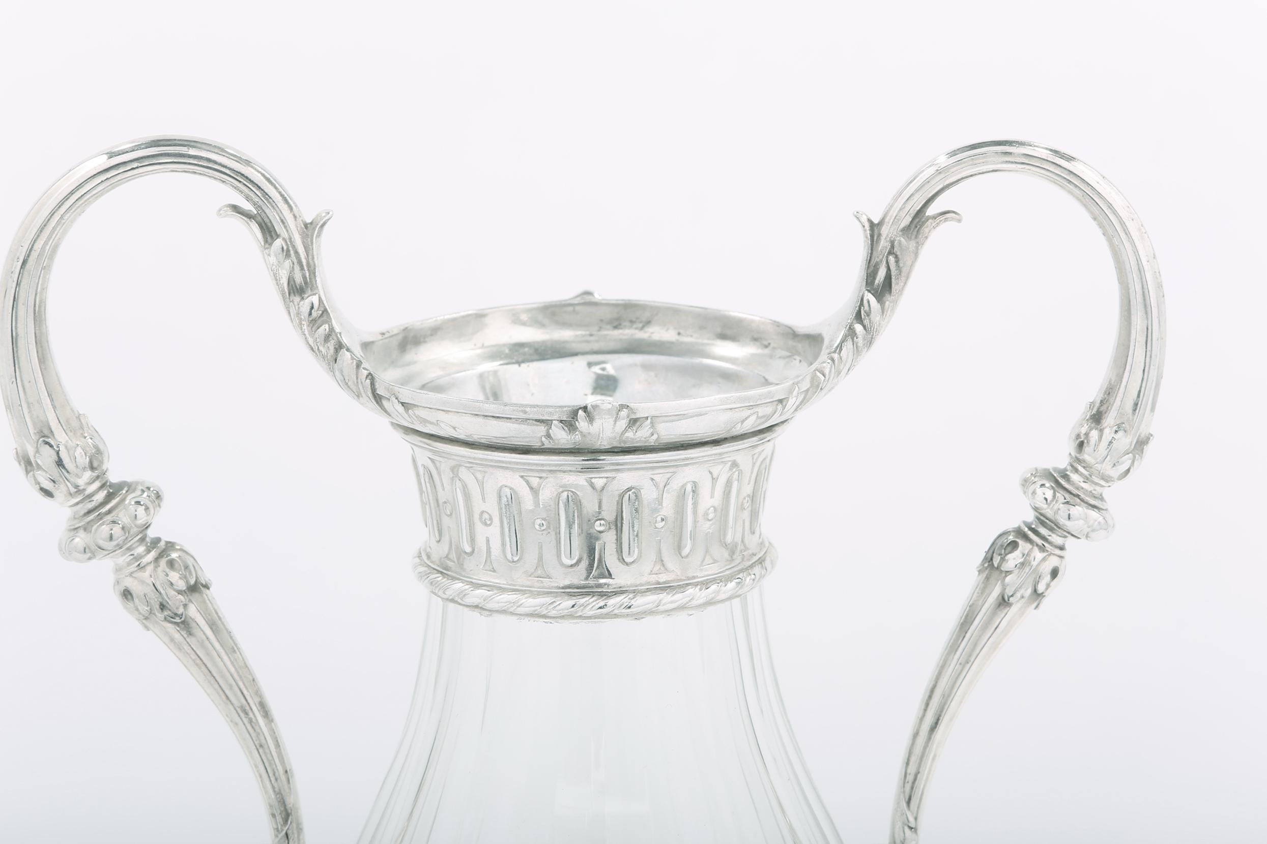 Français Vase décoratif français en verre taillé/monté sur argent en vente