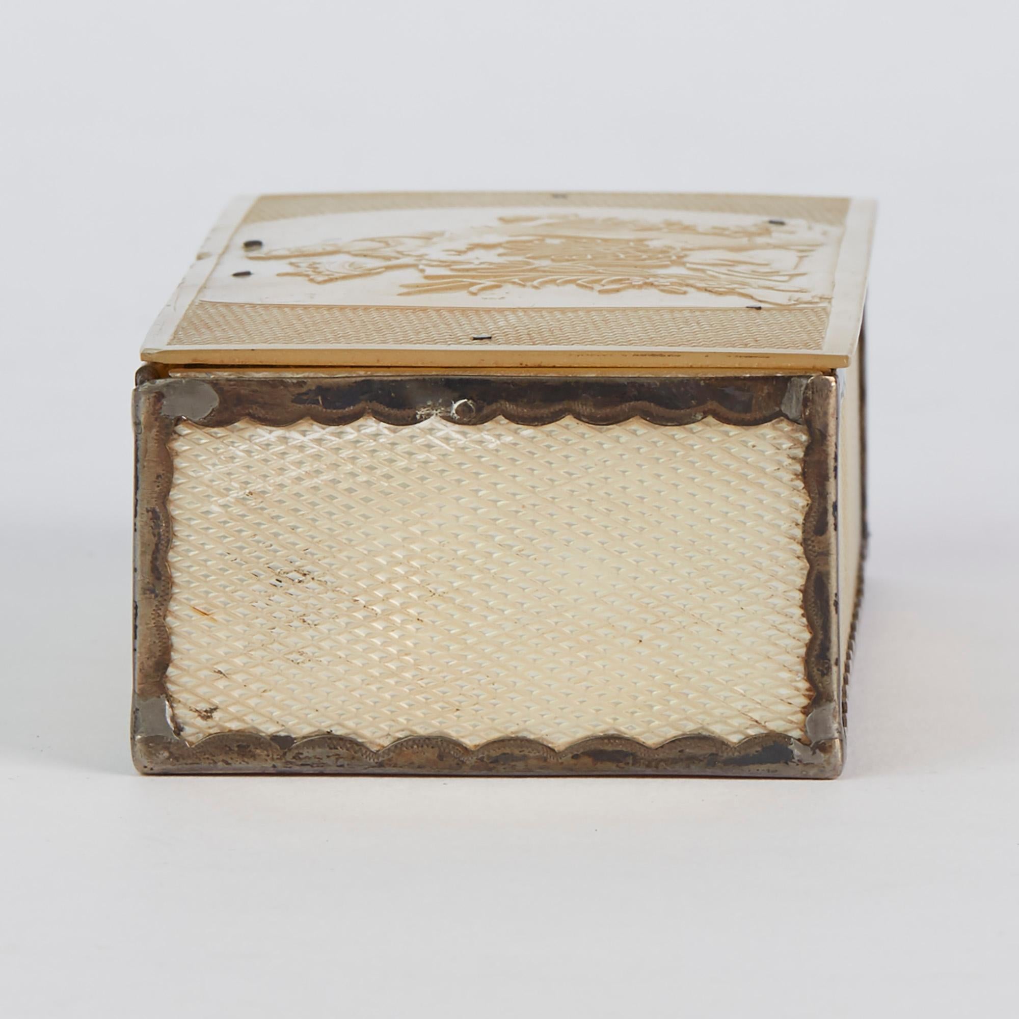 French Silver Mounted Mother of Pearl Engraved Box, circa 1800 For Sale 5