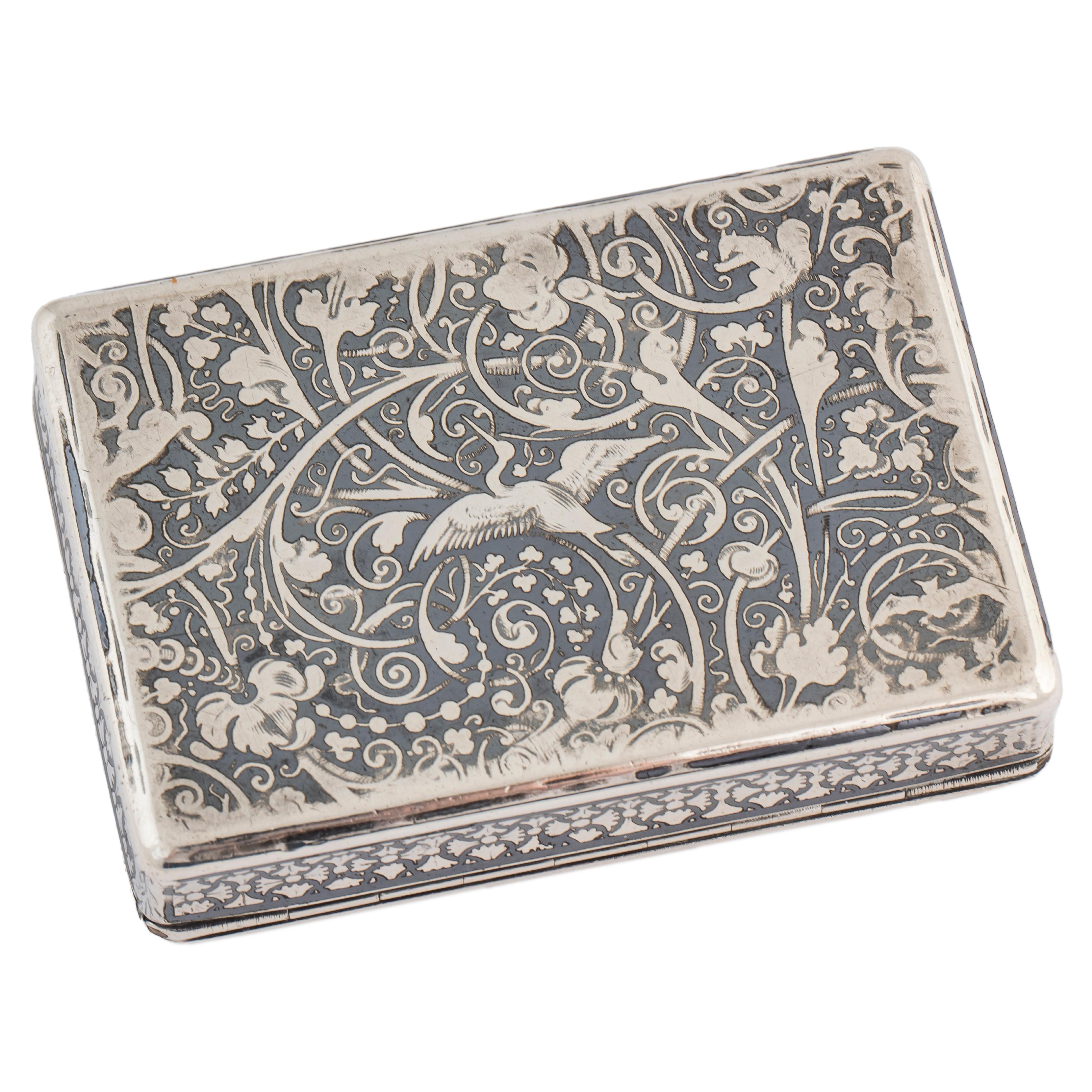 Women's or Men's French Silver Niello Snuff Box, Hunting Scene, Early 19th Century For Sale