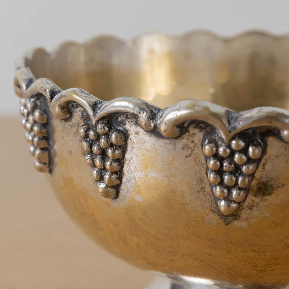 Ciotola con piedistallo in argento francese in vendita 4