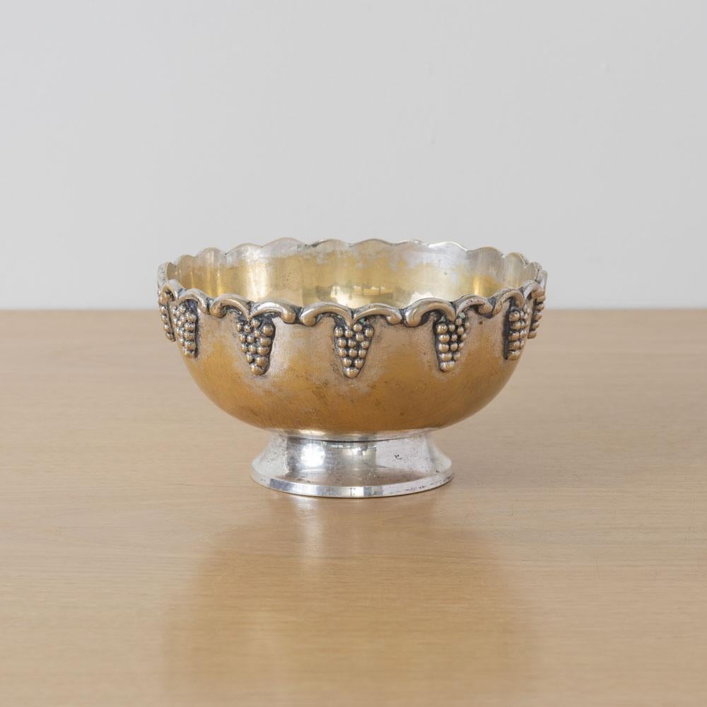 Ciotola con piedistallo in argento francese In condizioni buone in vendita a Los Angeles, CA