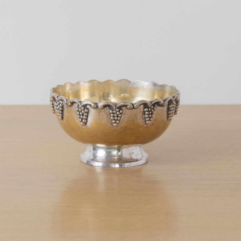 XX secolo Ciotola con piedistallo in argento francese in vendita