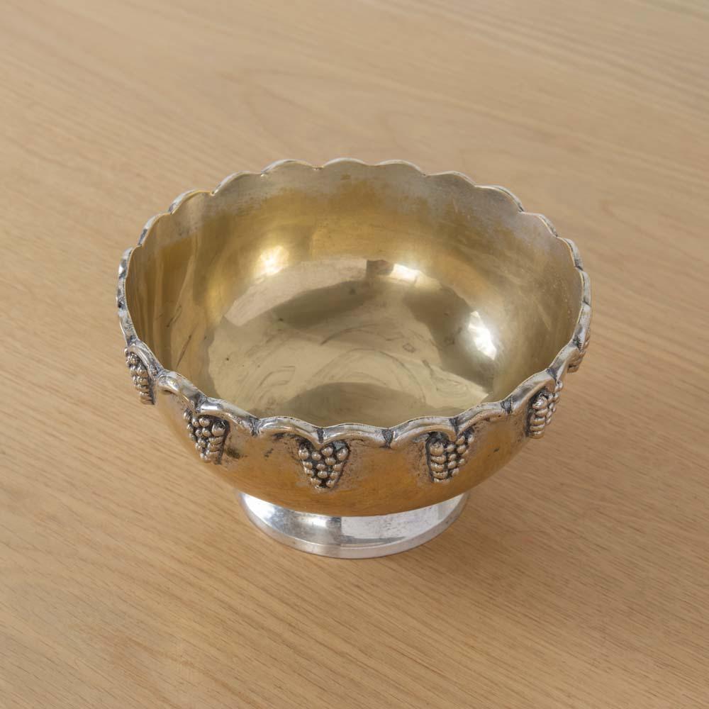 Ciotola con piedistallo in argento francese in vendita 2
