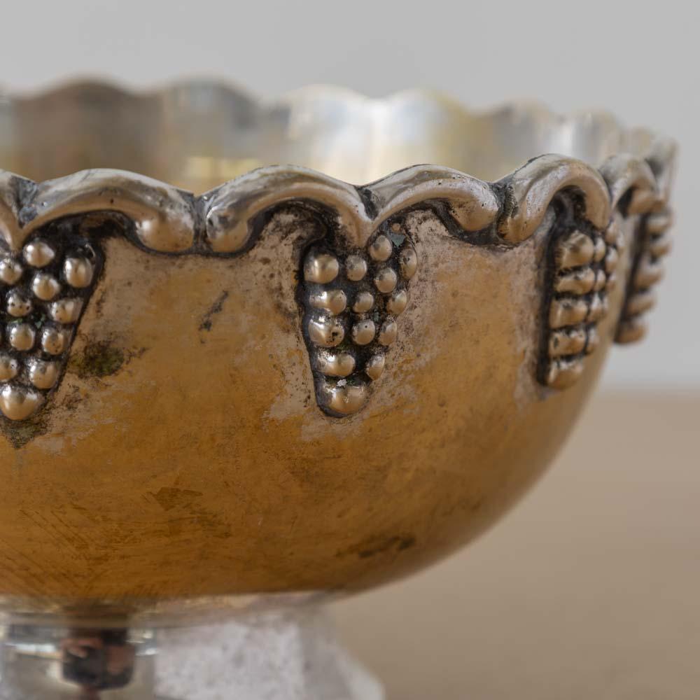 Ciotola con piedistallo in argento francese in vendita 3