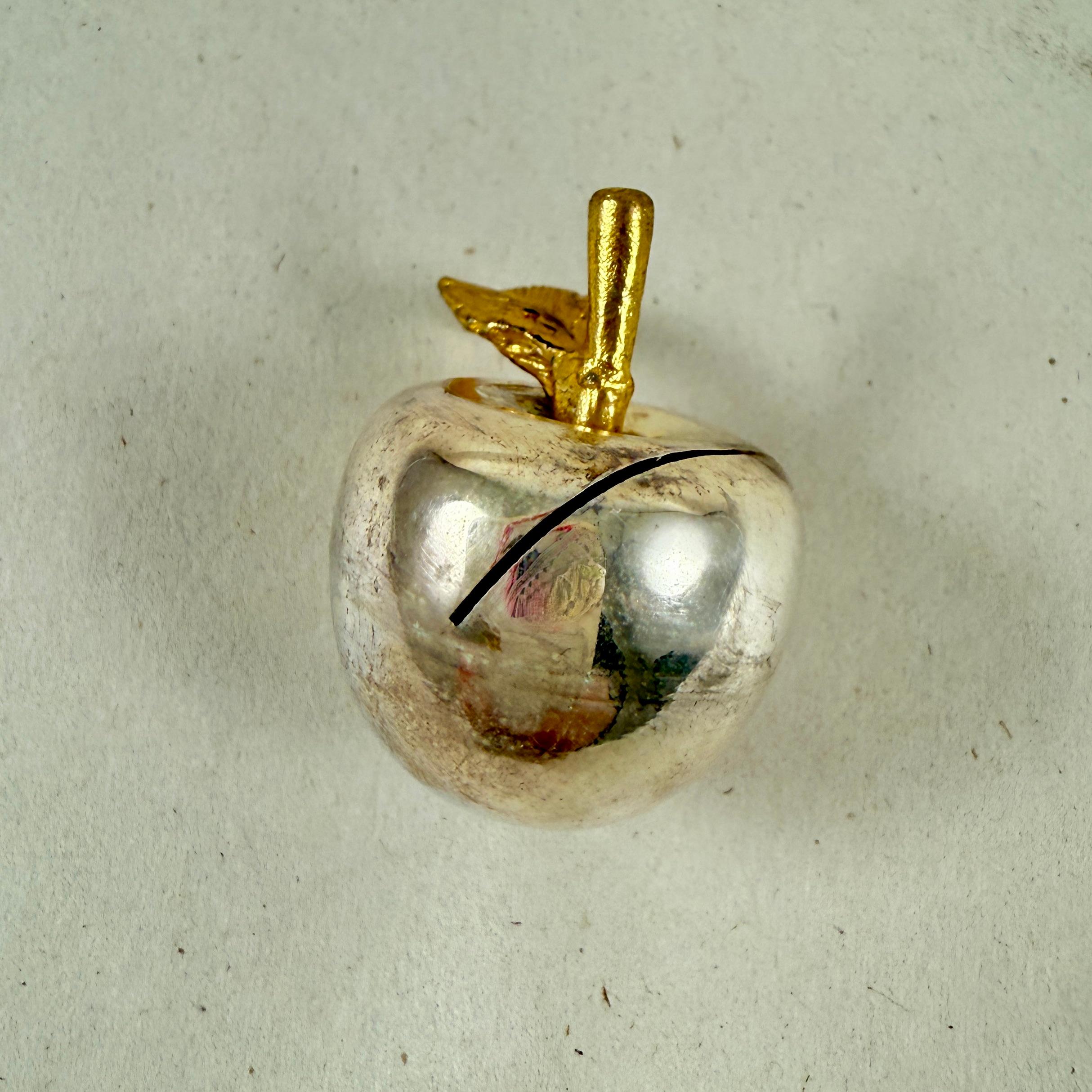 French Silver Plate Apple Place Card Holders, set of 6 In Good Condition For Sale In Philadelphia, PA