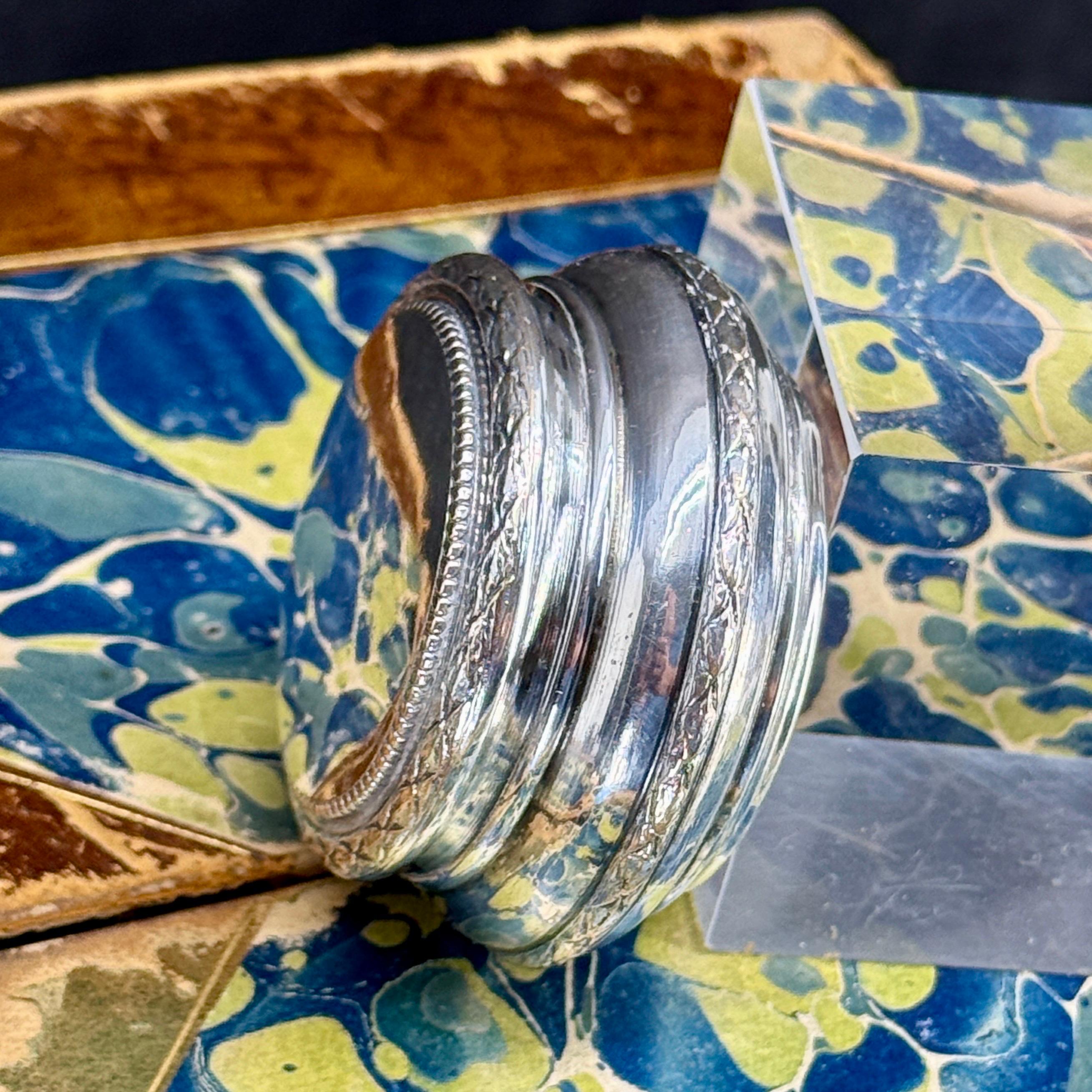Französisch Silber Platte Schmuck Vanity Pill Trinket Box im Angebot 4