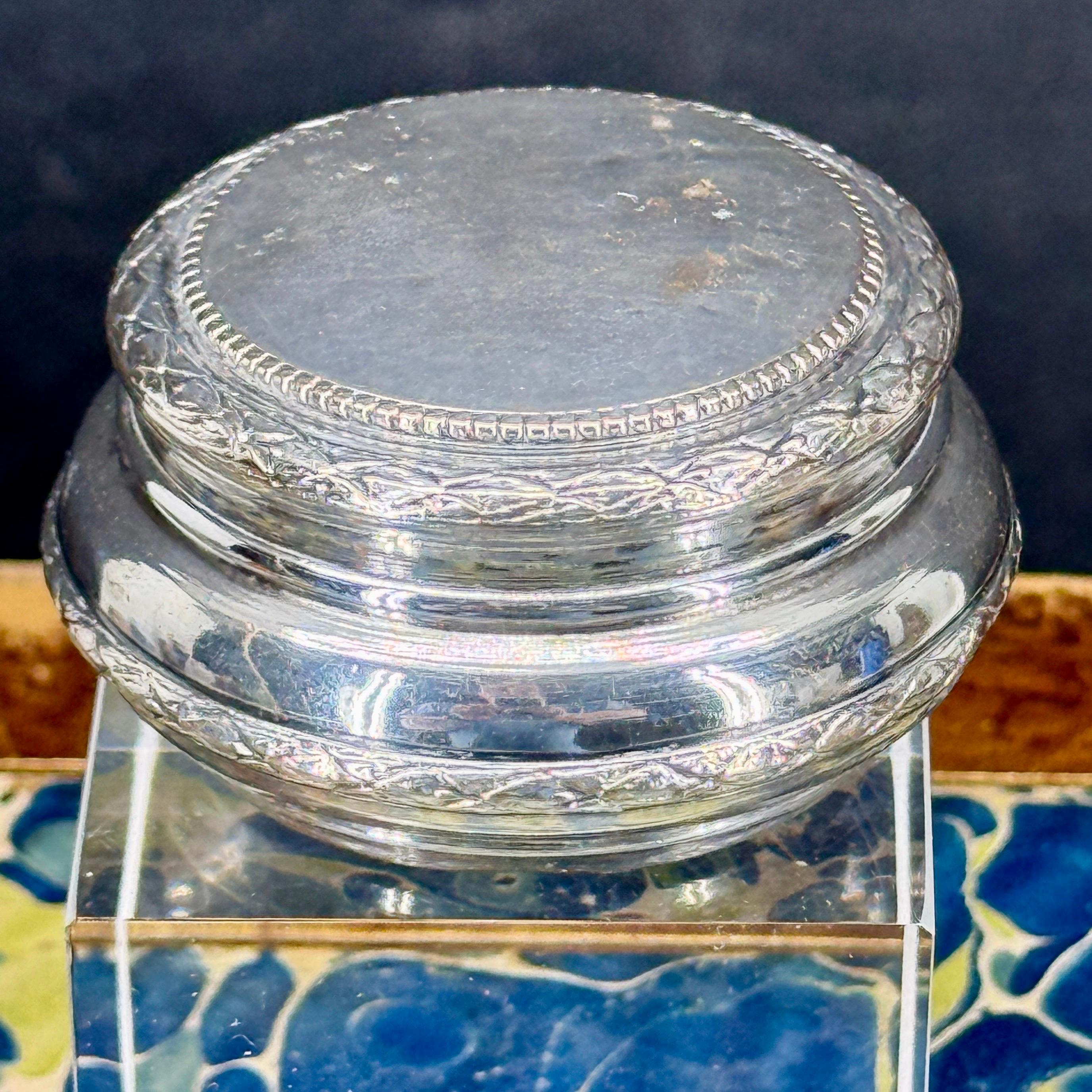 Französisch Silber Platte Schmuck Vanity Pill Trinket Box im Angebot 12