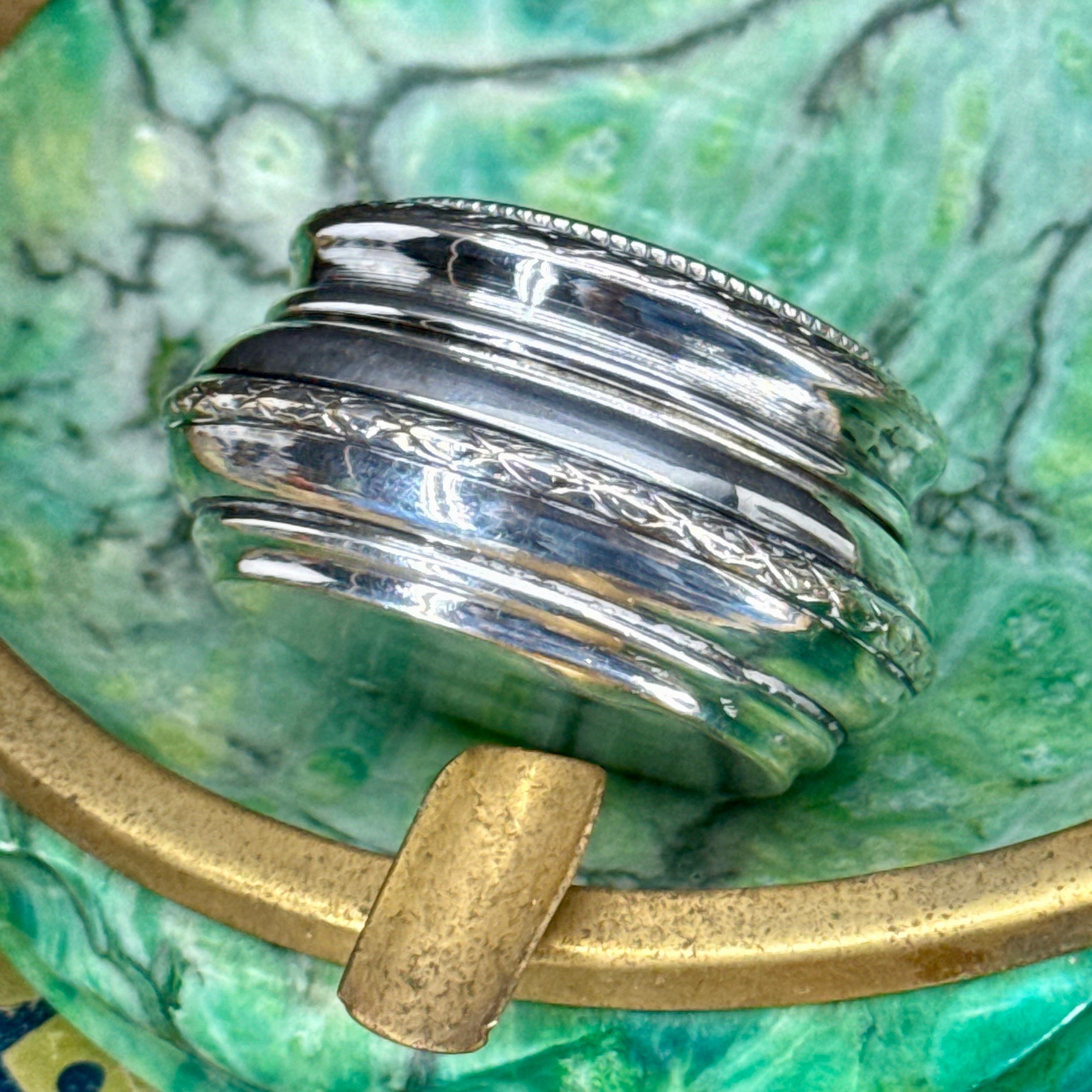 Französisch Silber Platte Schmuck Vanity Pill Trinket Box (Louis XVI.) im Angebot