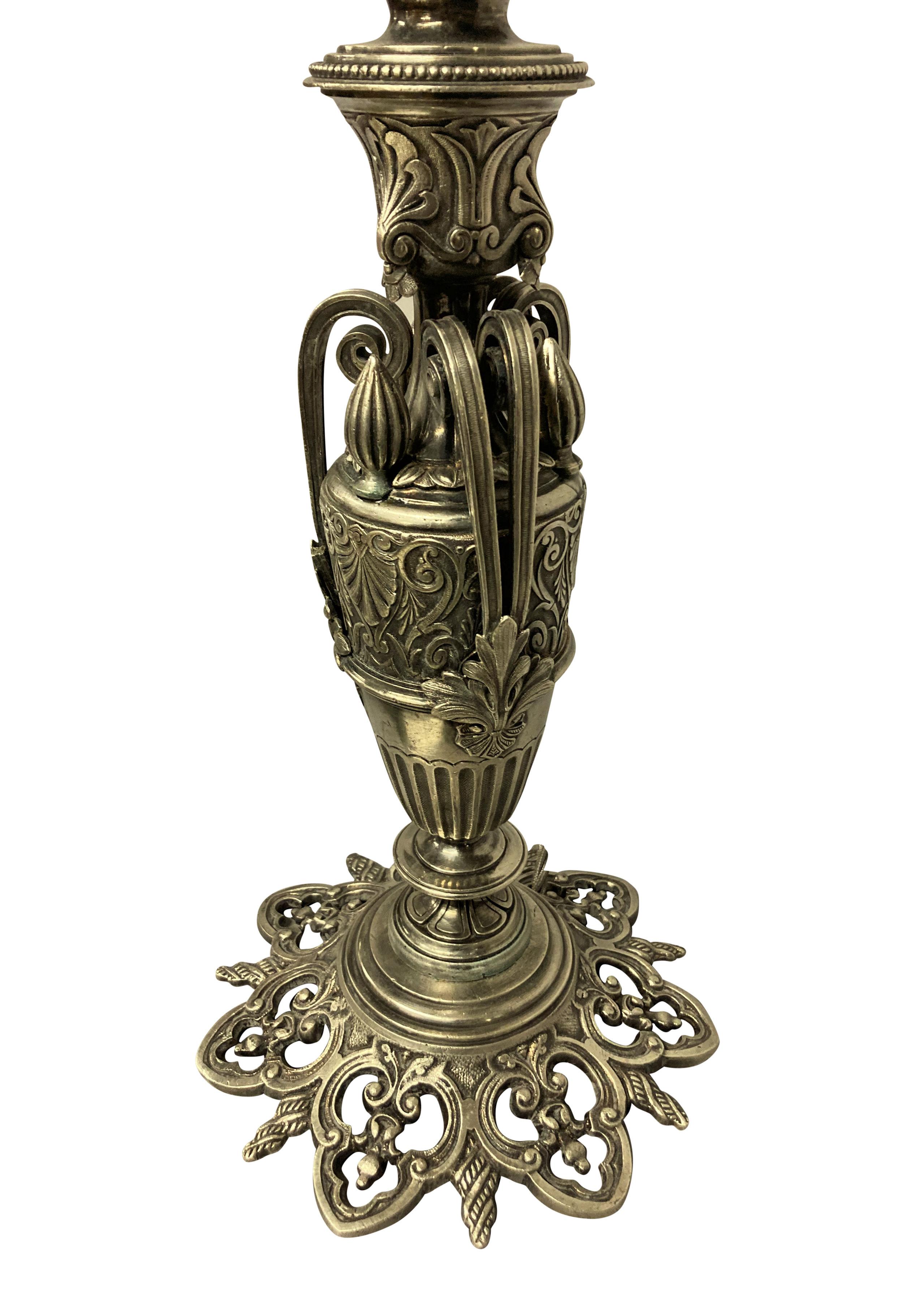 Argenté Lampe Art nouveau française en métal argenté en vente