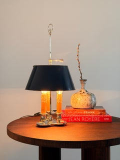 Lámpara Bouillotte francesa de bronce plateado y tres luces atribuida a Christofle