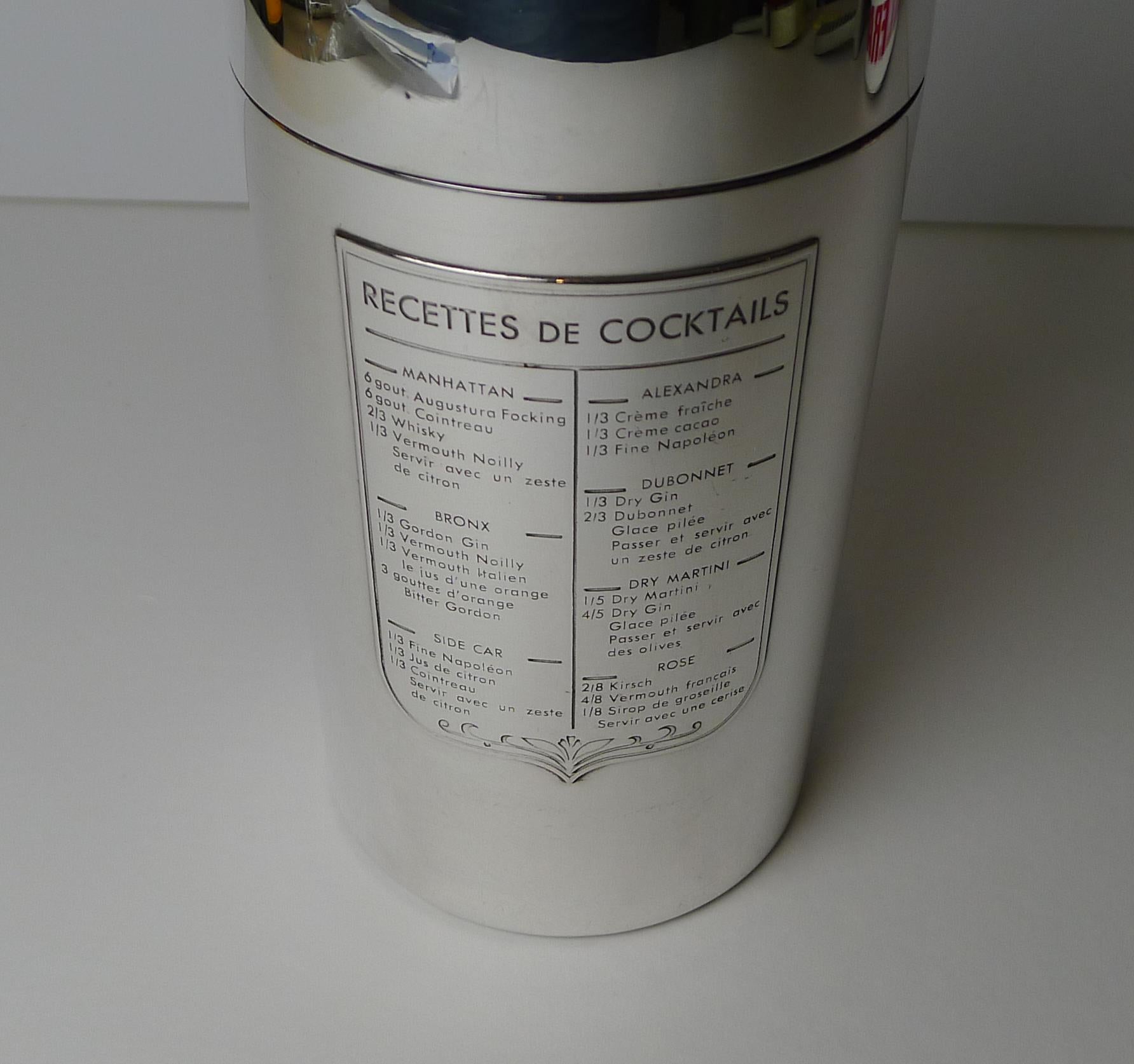 Art déco Shaker à cocktail avec recette de bouteille de champagne en métal argenté français, vers 1930 en vente