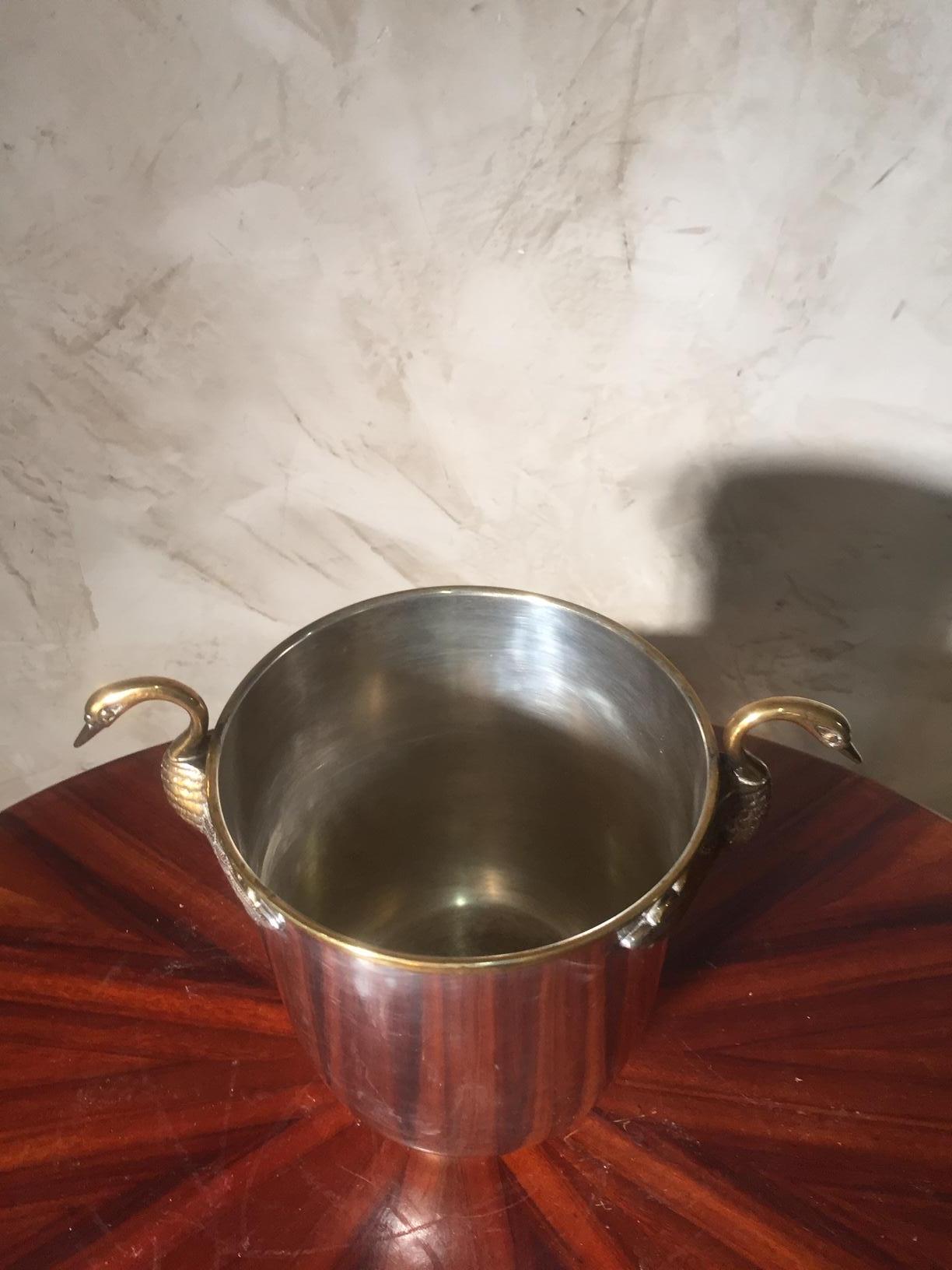French Silver Plated Ice Bucket with Head Swans Handles In Good Condition In LEGNY, FR