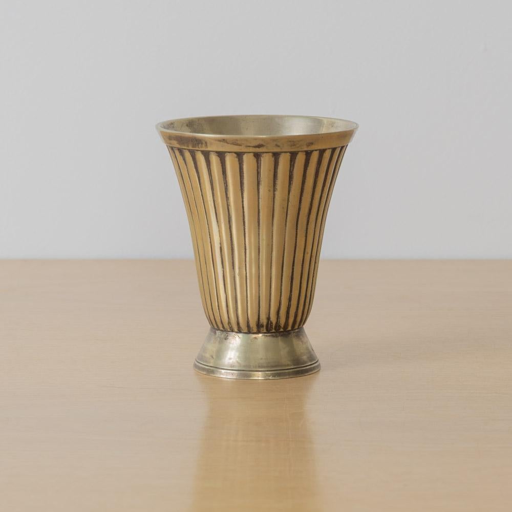 Placcato argento Vaso francese a coste in argento in vendita