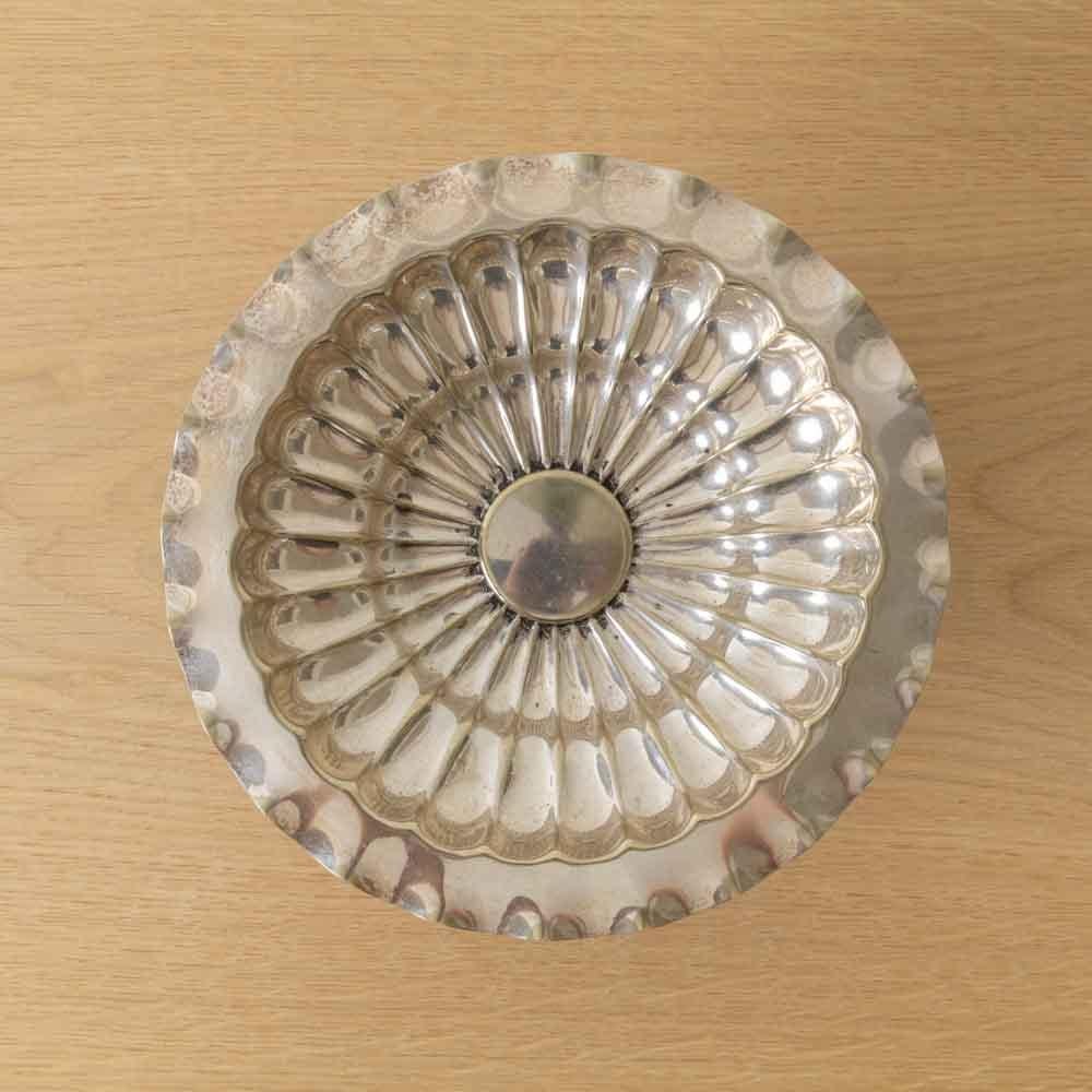 Ciotola con piedistallo smerlato in argento francese in vendita 6