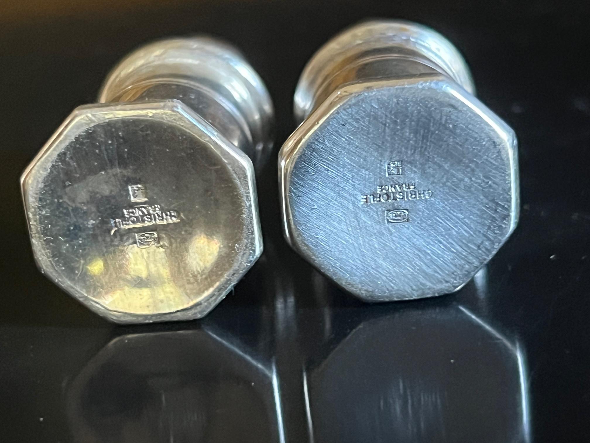 Petite salière et poivrière en métal argenté de Christofle dans sa boîte d'origine 3