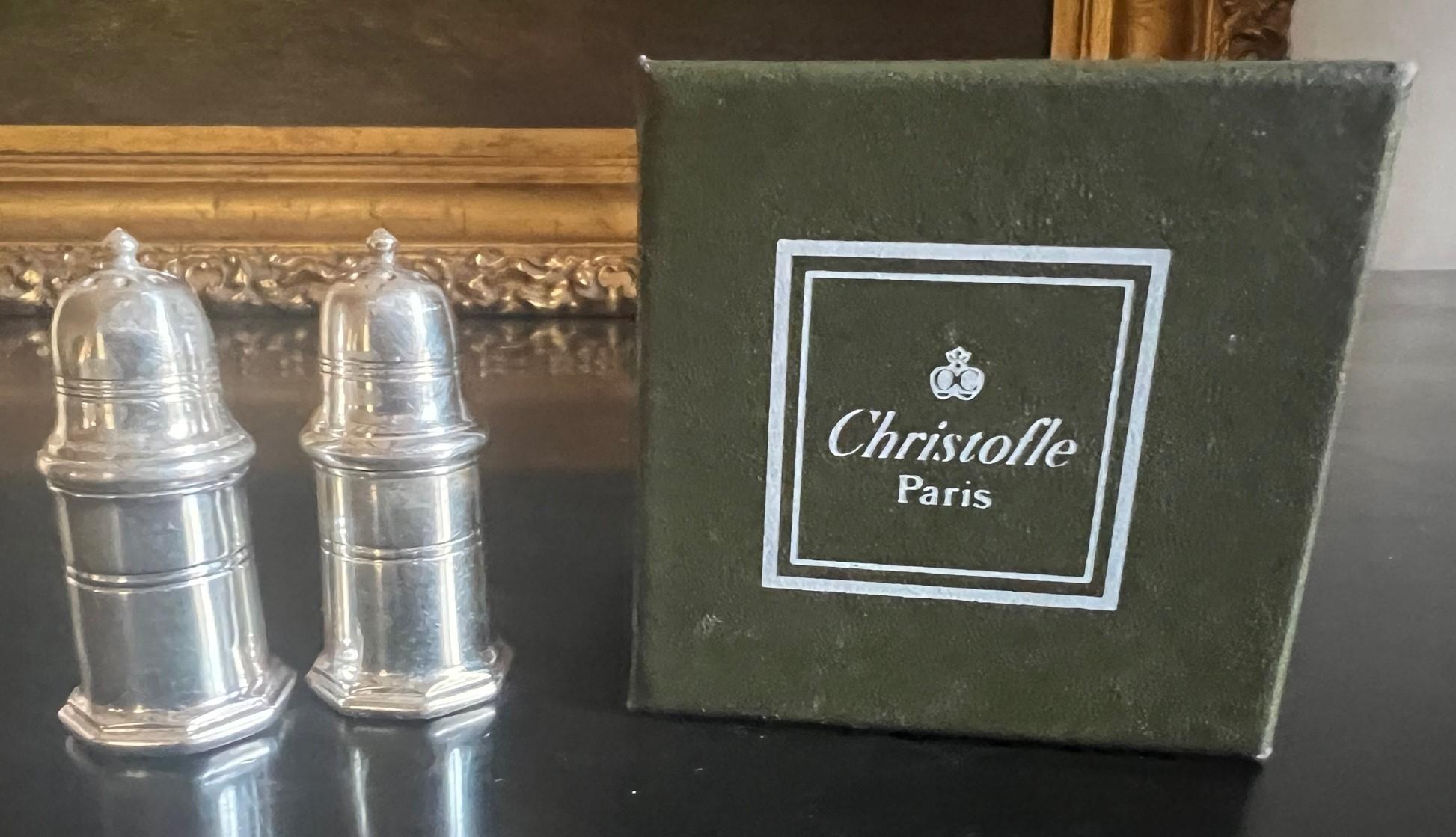 Fin du 20e siècle Petite salière et poivrière en métal argenté de Christofle dans sa boîte d'origine