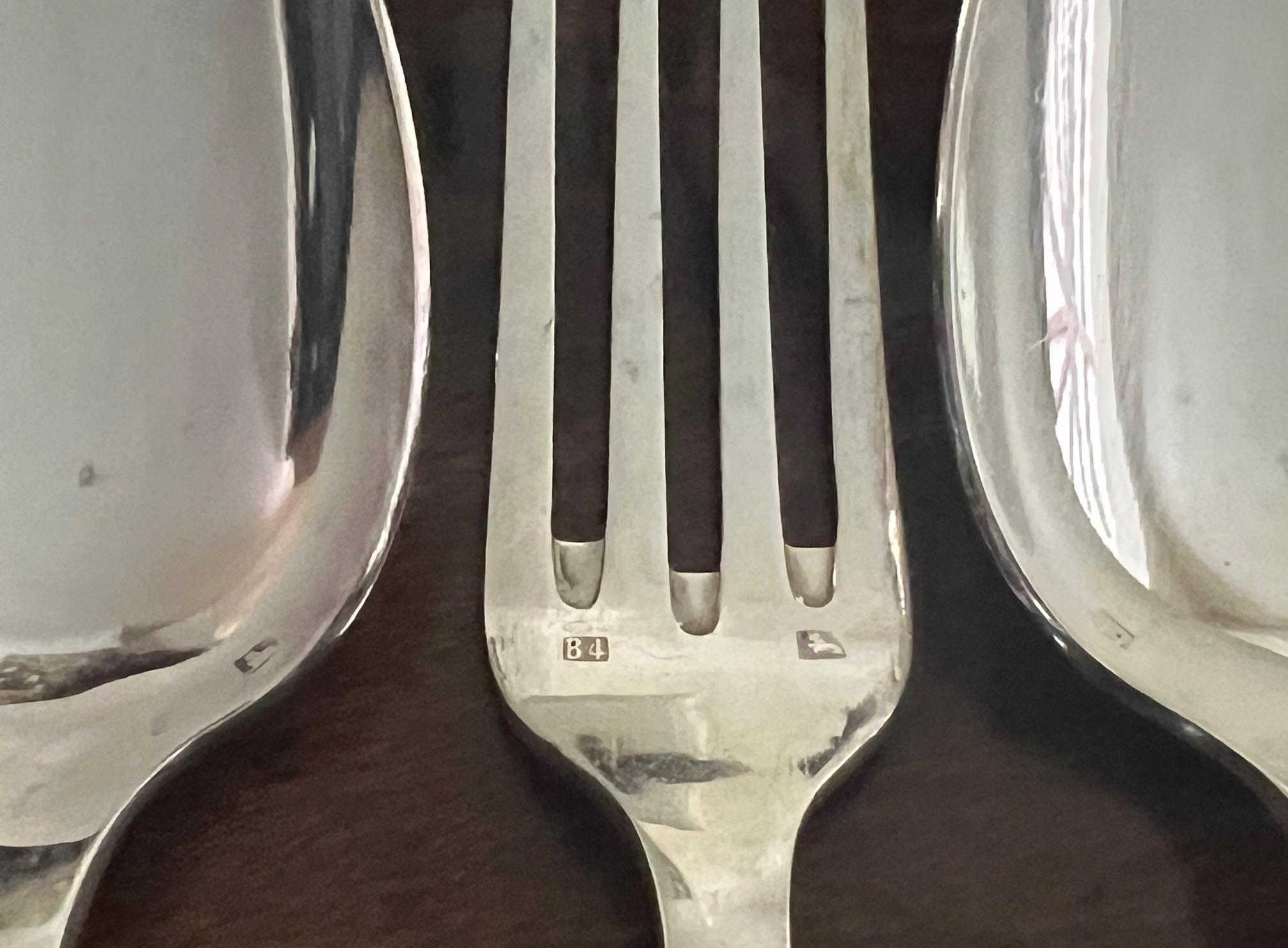Set di 24 cucchiai e forchette Art Deco francesi placcati in argento In condizioni buone in vendita a Ross, CA