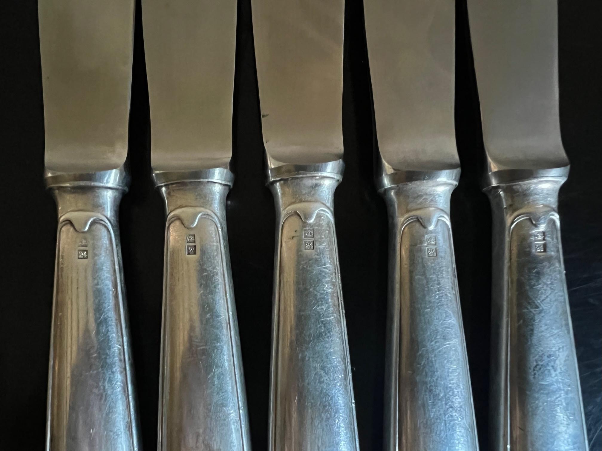 Französische versilberte Messer von Christofle – 5er-Set im Zustand „Gut“ im Angebot in Ross, CA
