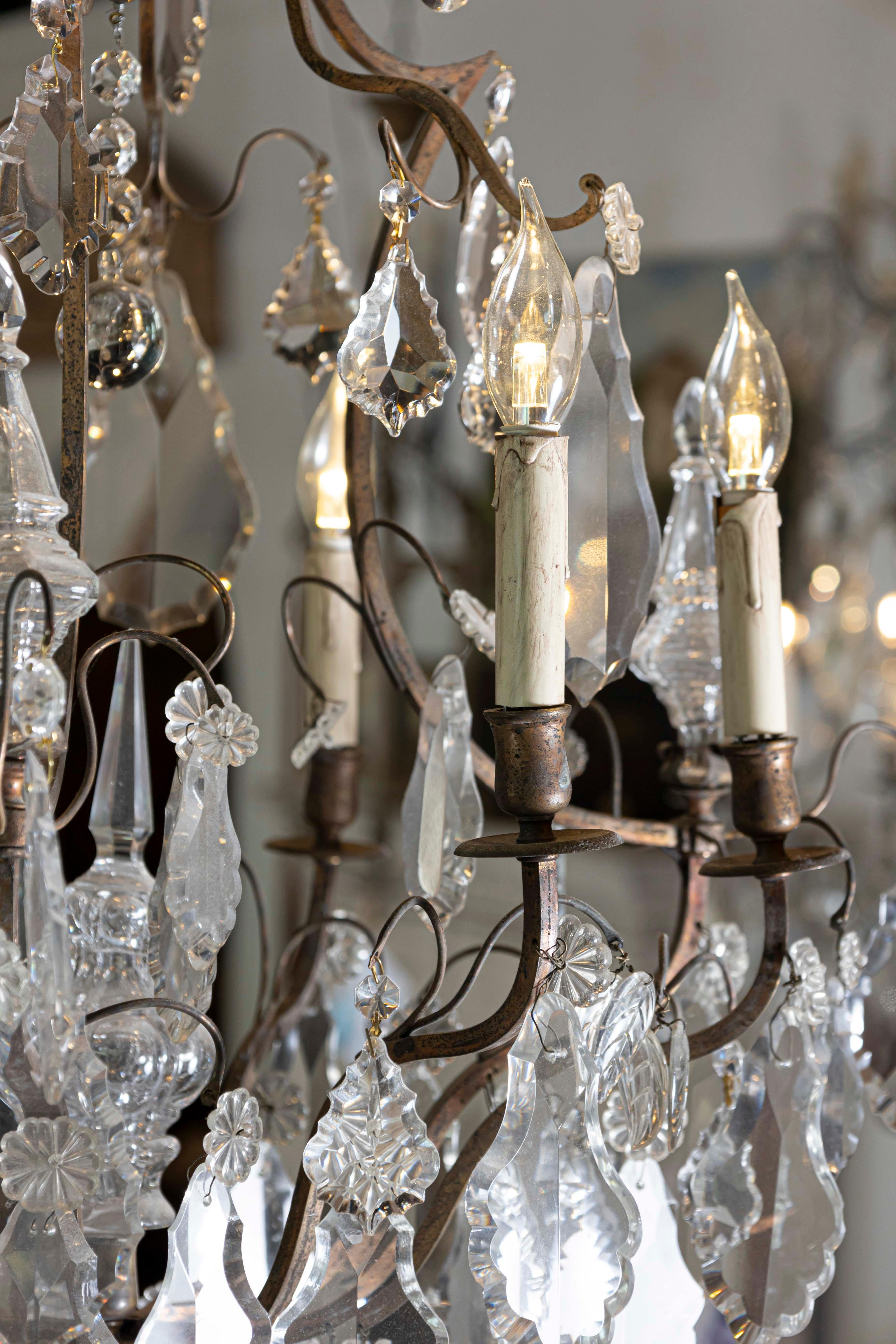 Lampadario francese a sei luci in cristallo e ferro con obelischi, fine XIX secolo In condizioni buone in vendita a Atlanta, GA