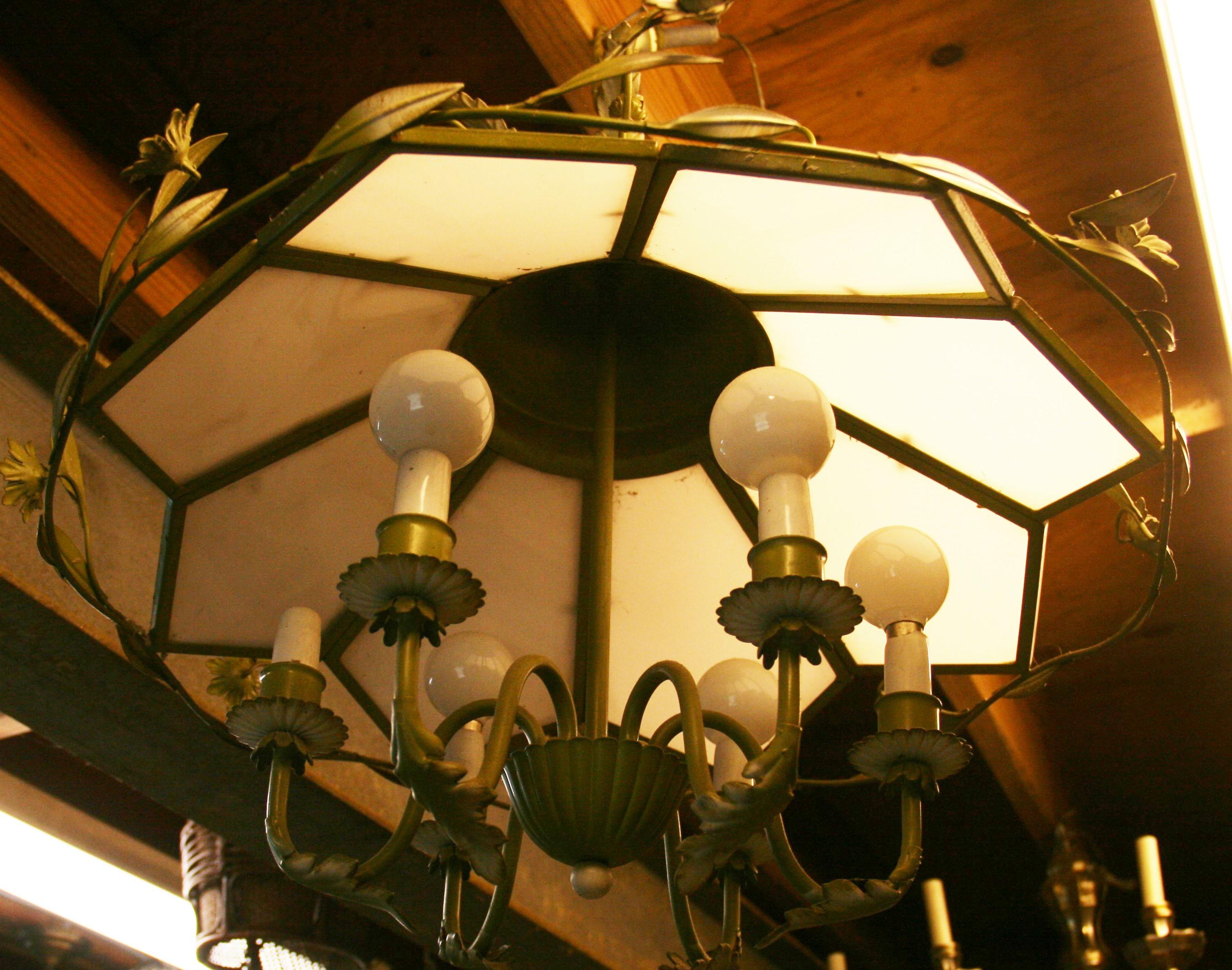 Lampadario francese a sei luci in metallo verde Greene & Greene Greene e vetro bianco in vendita 6