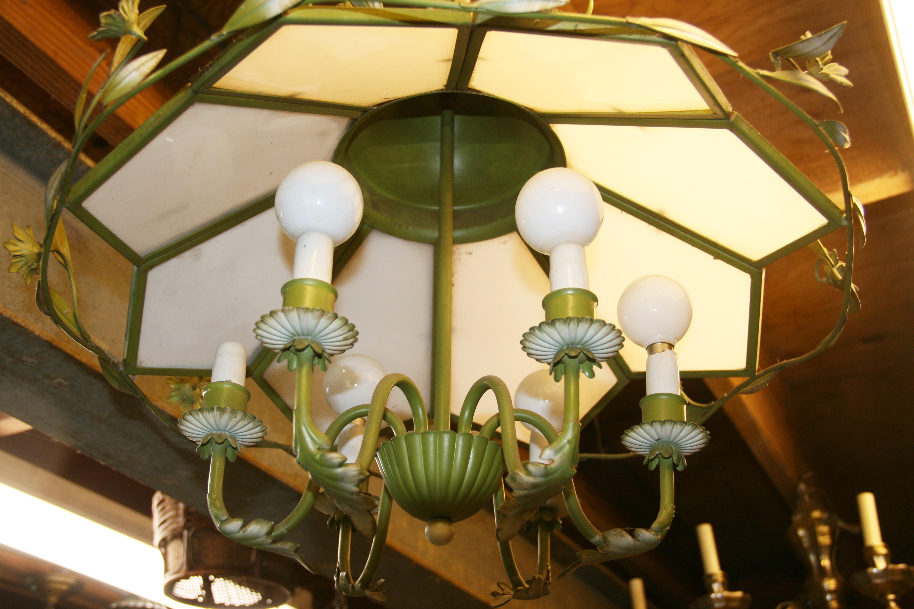 Lampadario francese a sei luci in metallo verde Greene & Greene Greene e vetro bianco in vendita 7