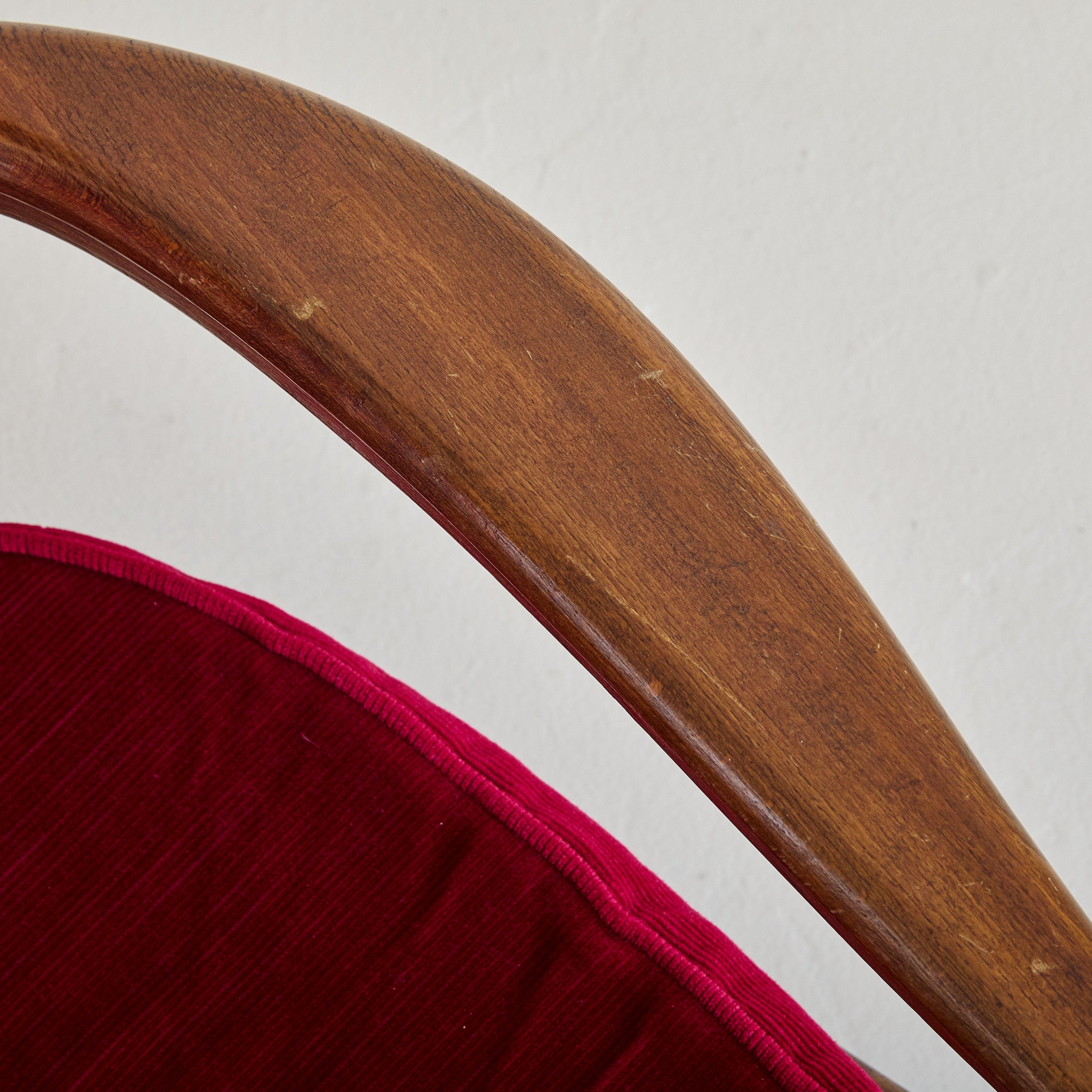 French ‘SK40’ Lounge Chair in Red Upholstery by Etienne-Henri Martin for Steiner For Sale 3
