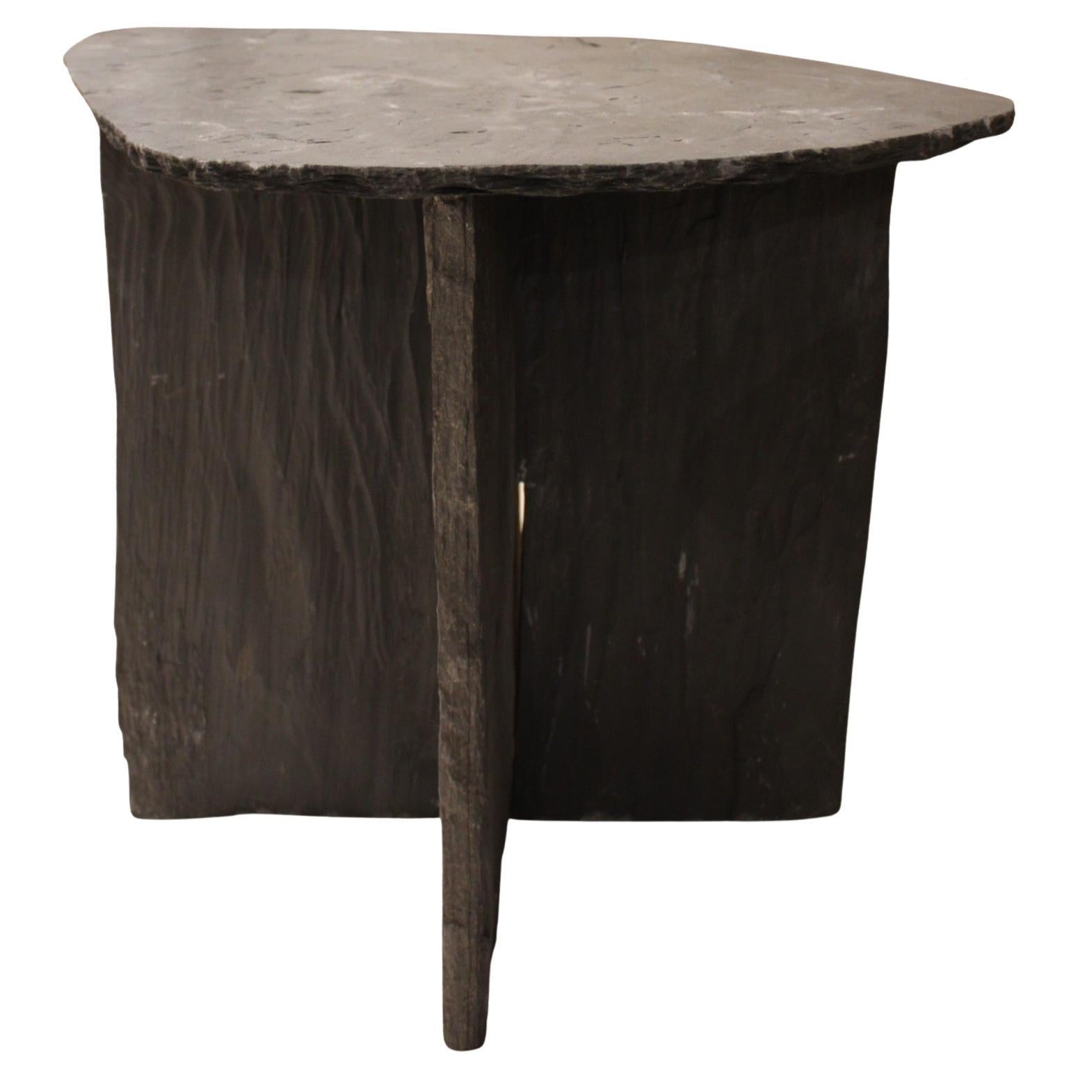 French Slate Table - Triangular im Angebot