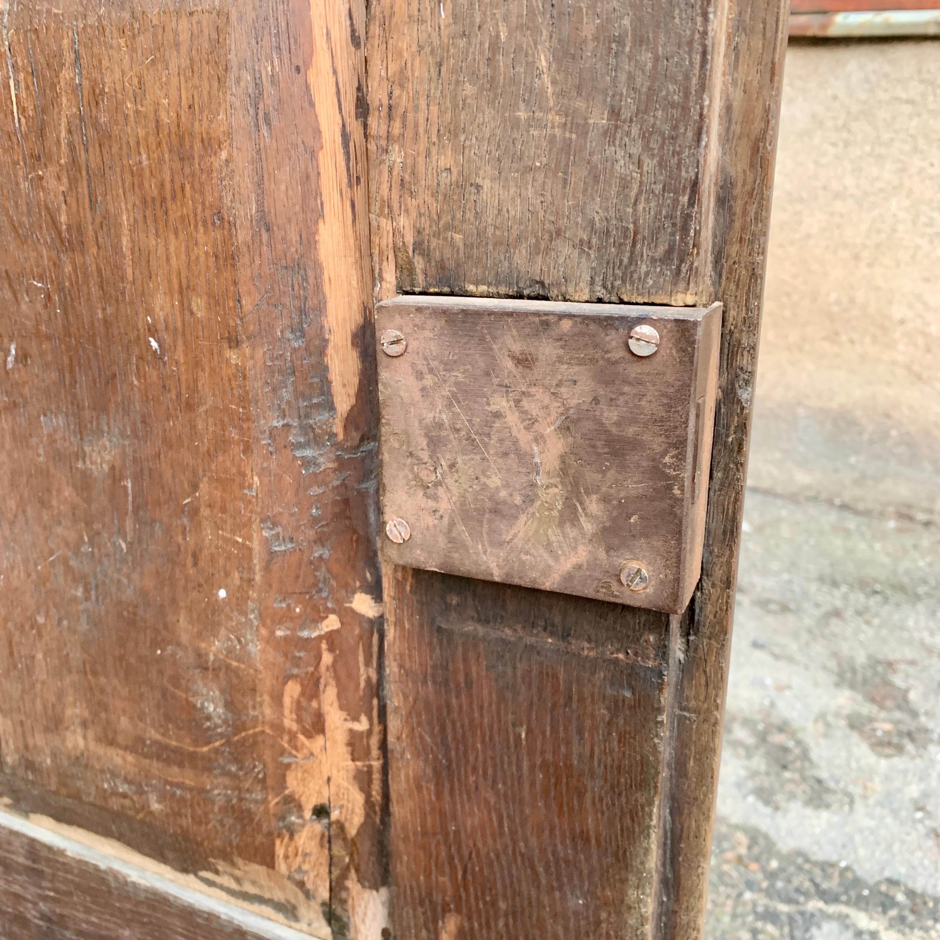 Small French 17th Century Baroque Cabinet In Oak For Sale 8