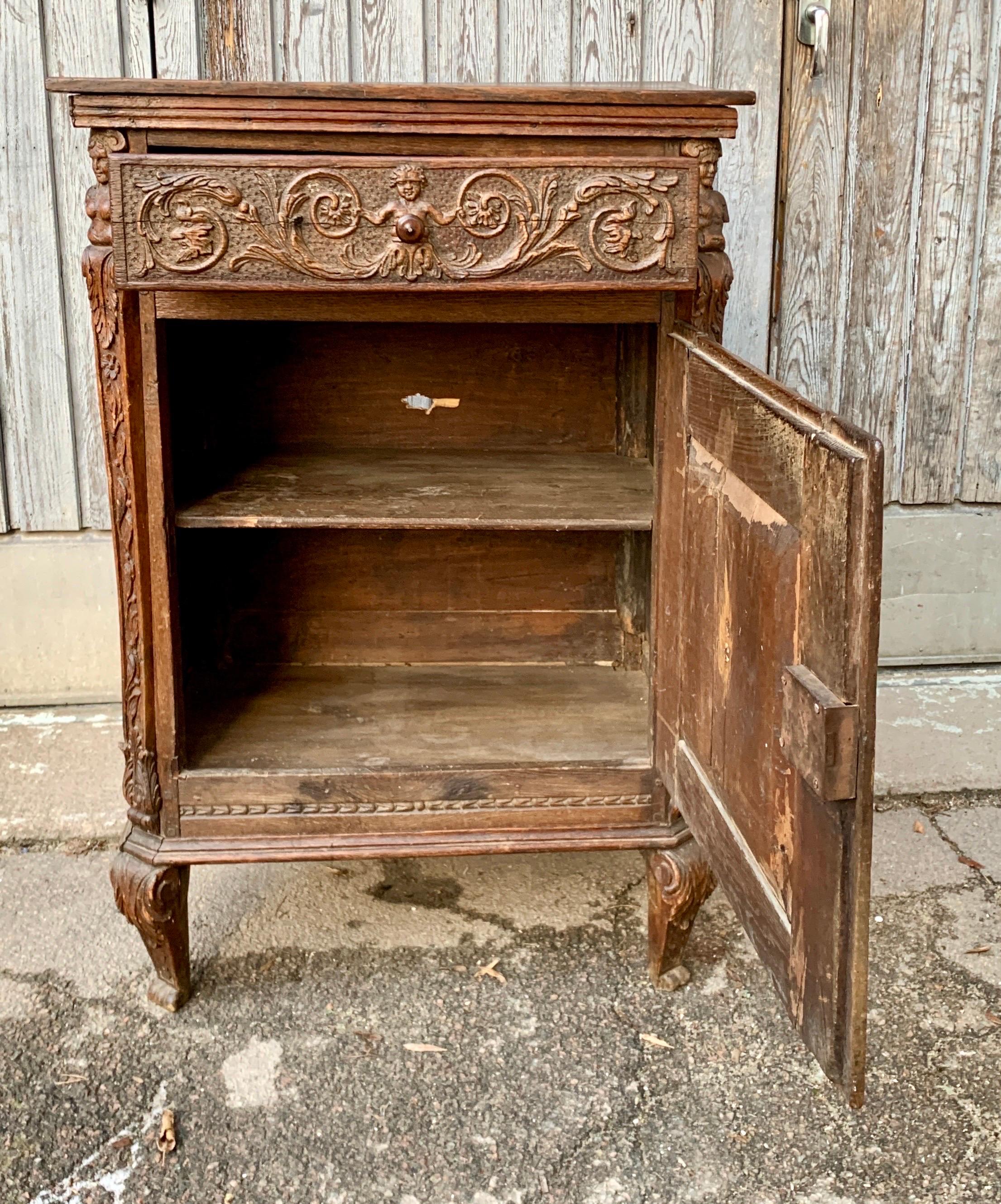 Small French 17th Century Baroque Cabinet In Oak For Sale 10