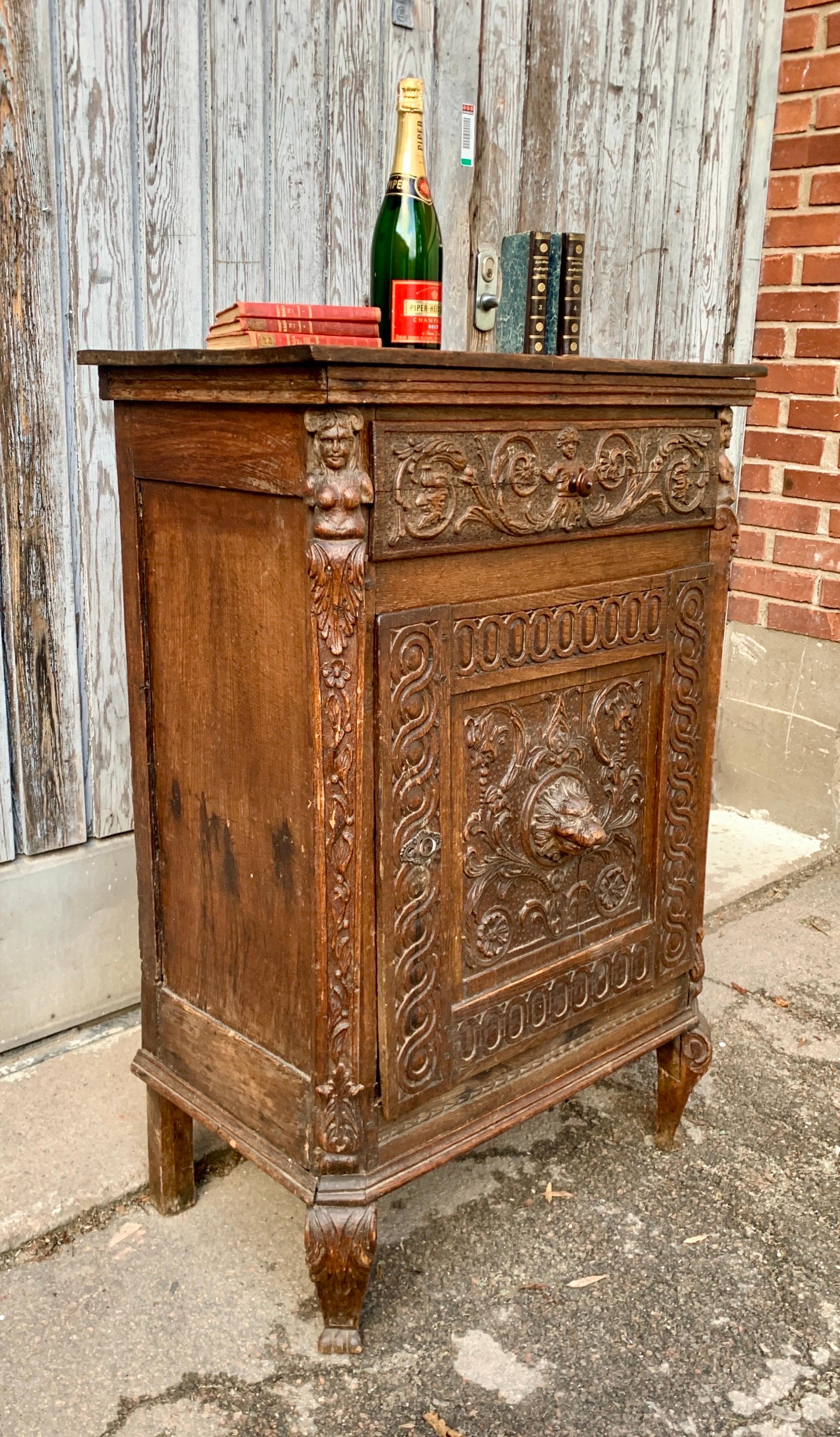 Small French 17th Century Baroque Cabinet In Oak For Sale 1