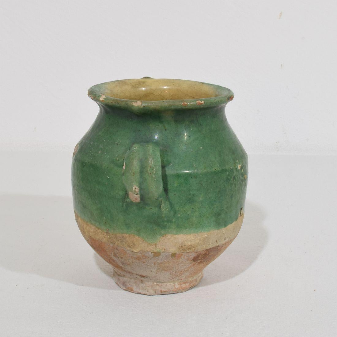 Céramique Petite jarre à confit en céramique verte du 19ème siècle.