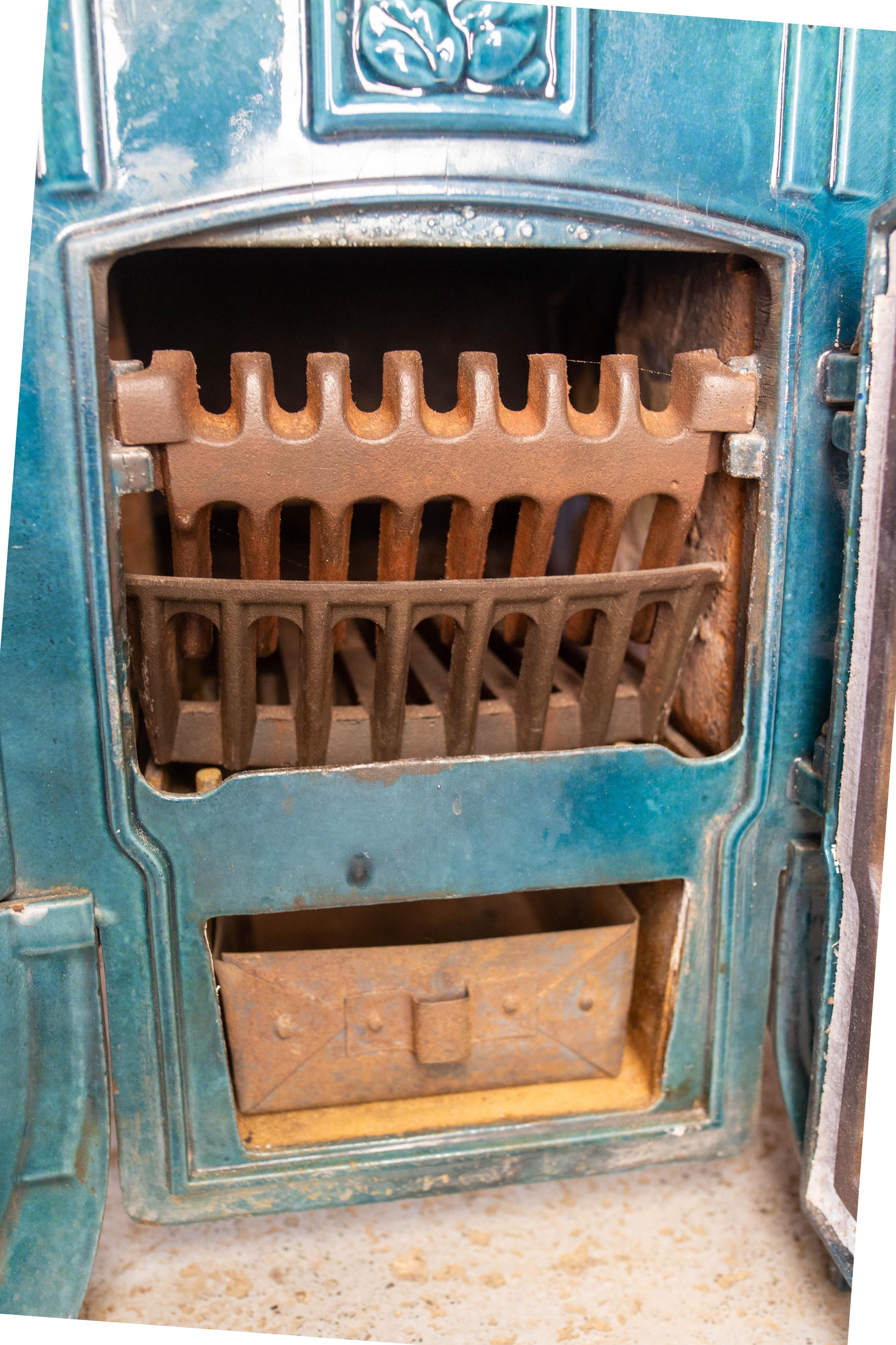 French Small Art Deco Blue Enamelled Cast Iron Wood/Coal Stove 8