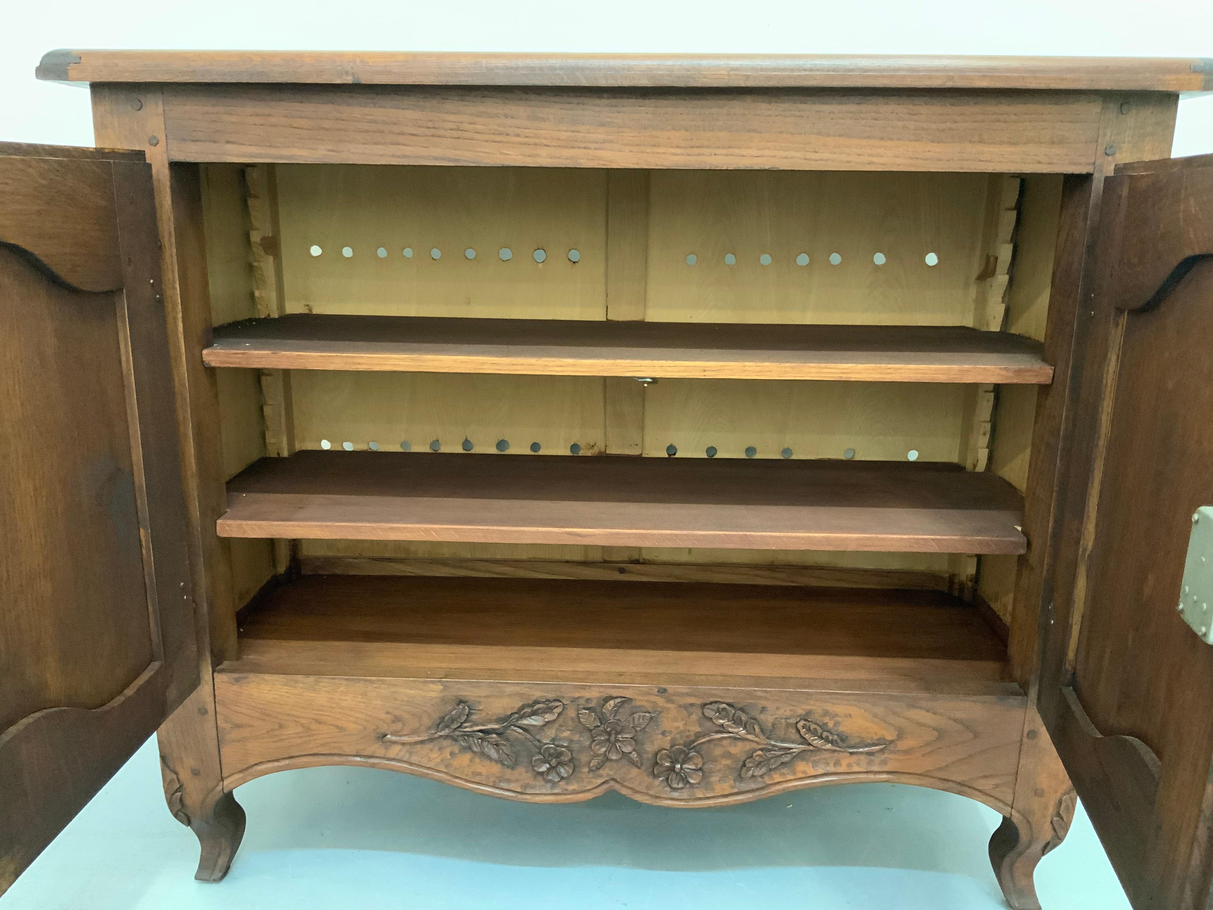 Walnut French Small Buffet Louis XV Style 20th Century and Varnished For Sale