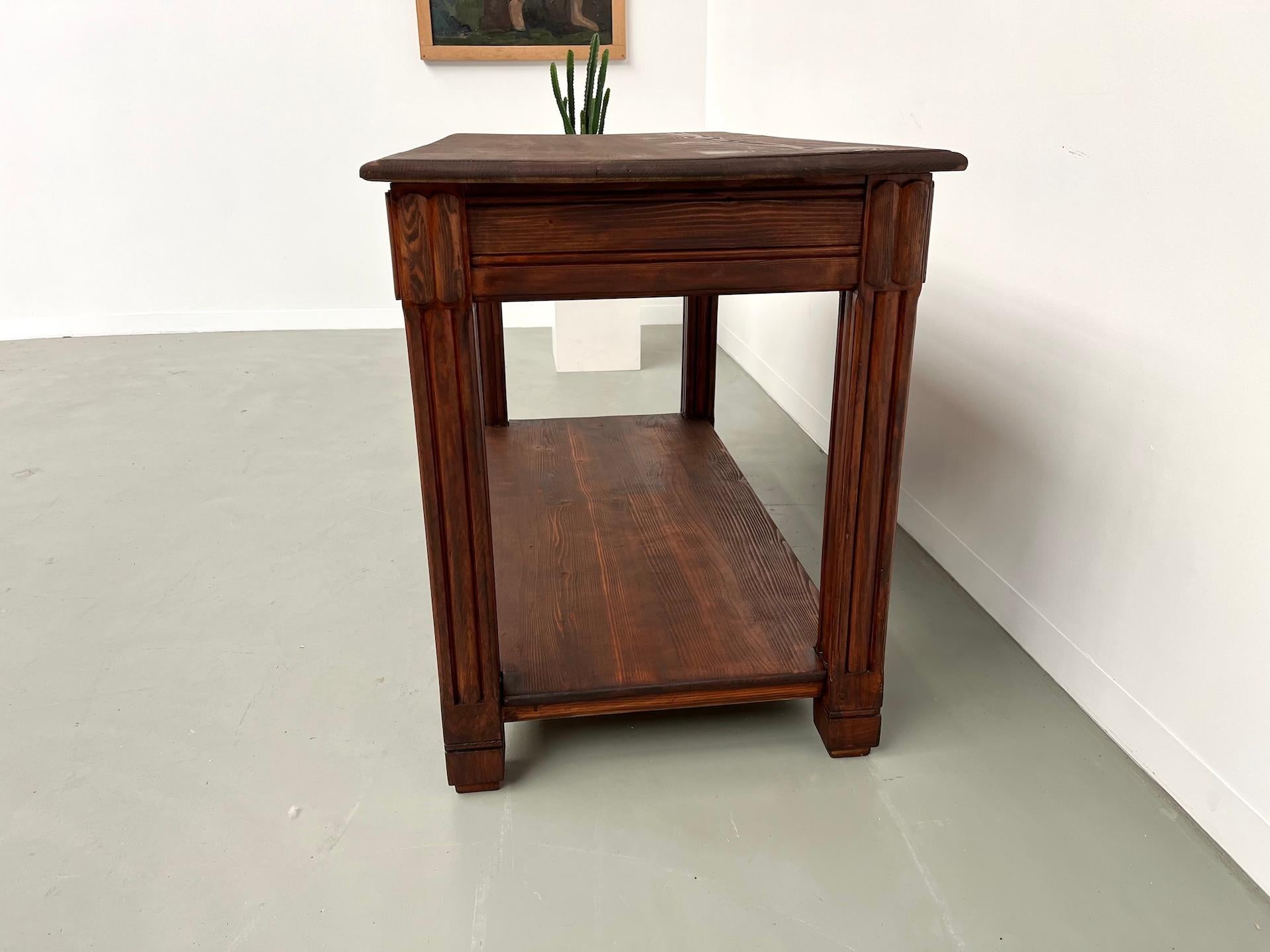 French Small pine drapery table from the 1950s For Sale 11