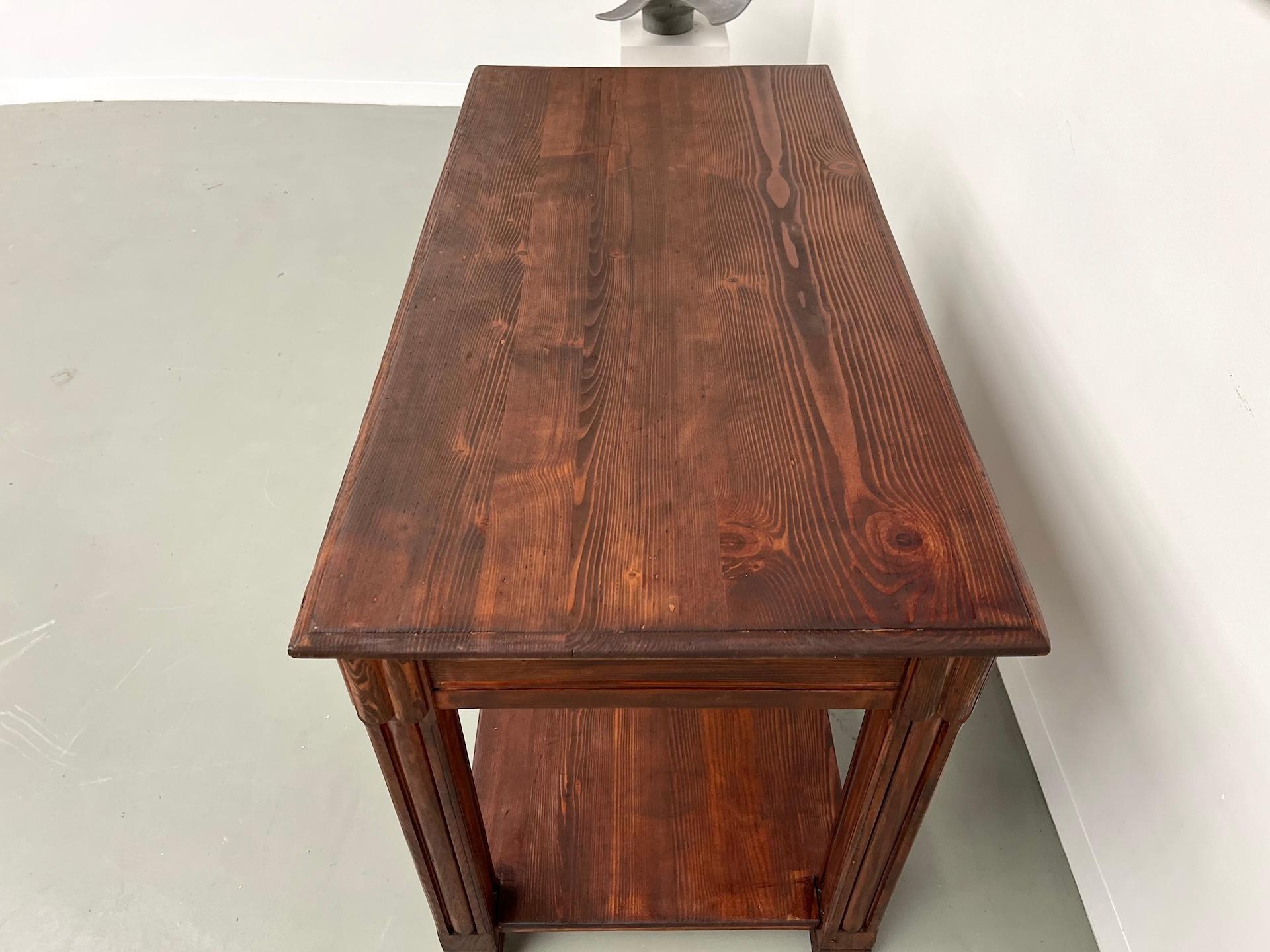 French Small pine drapery table from the 1950s For Sale 12